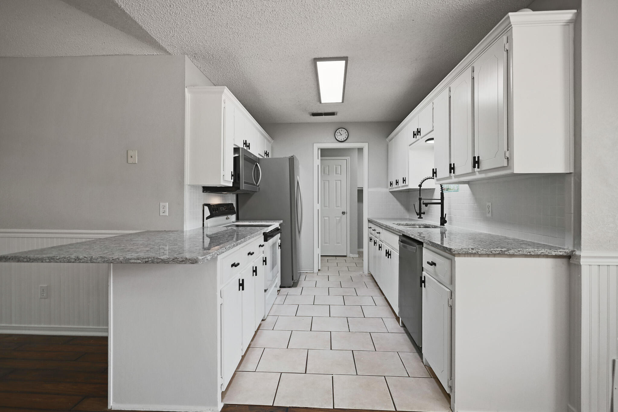 409 Juneau Avenue Property Photo 10