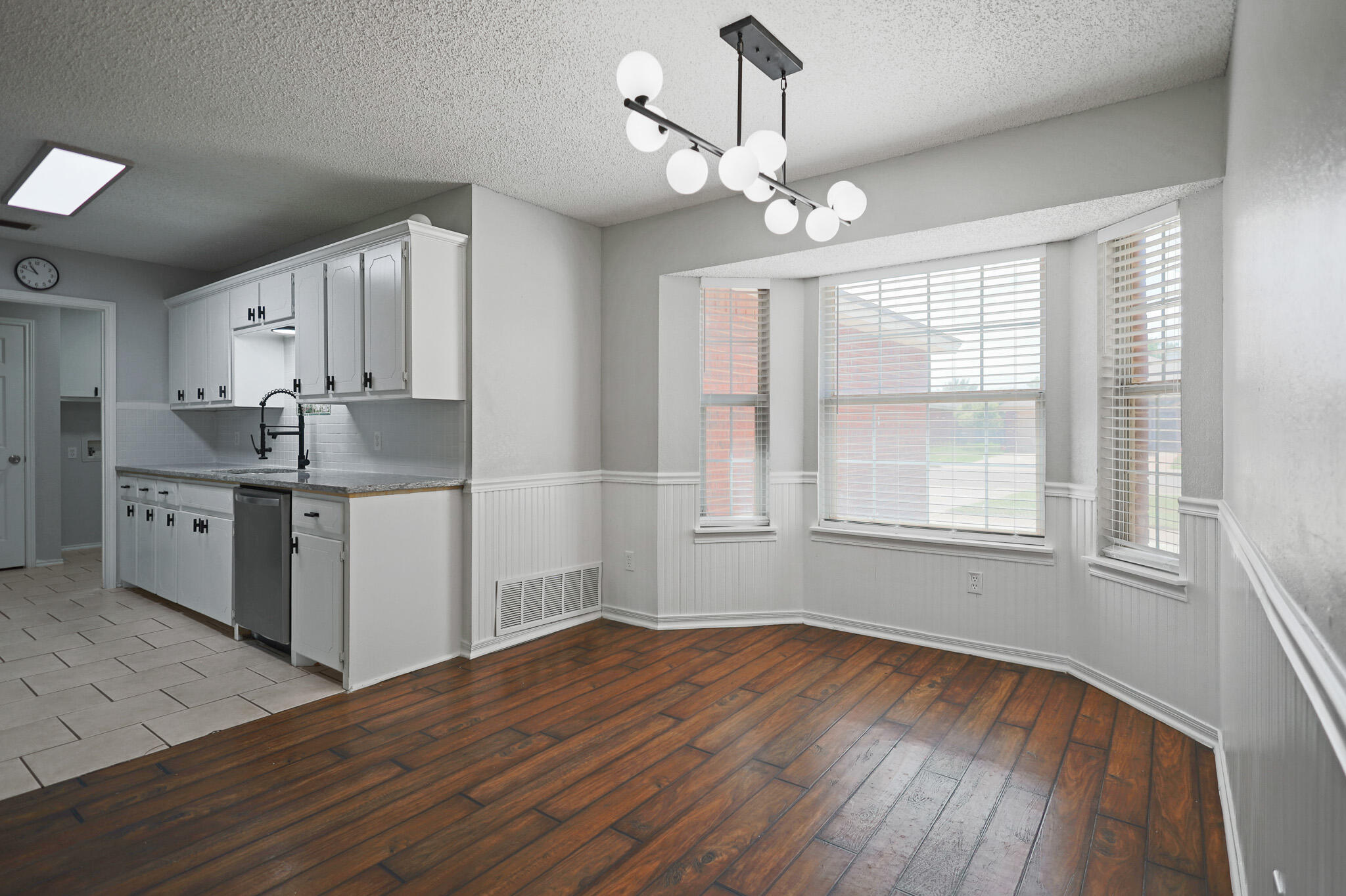 409 Juneau Avenue Property Photo 12