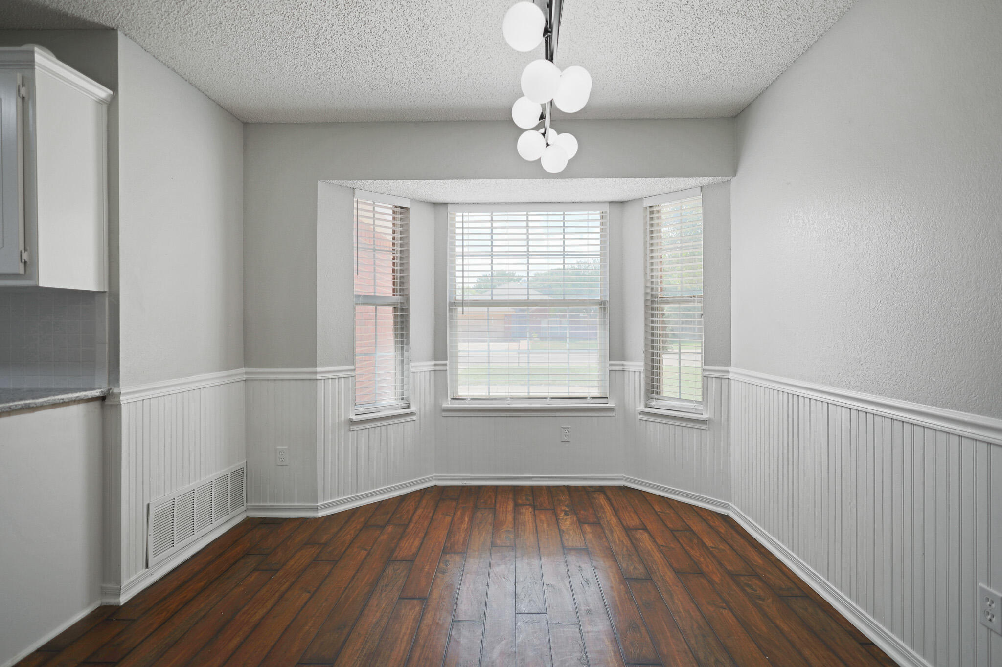 409 Juneau Avenue Property Photo 14
