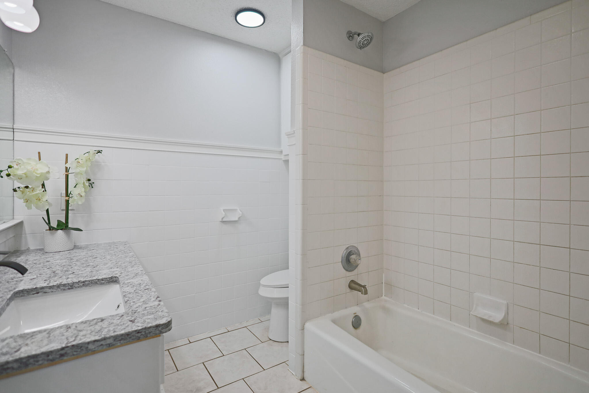 409 Juneau Avenue Property Photo 21