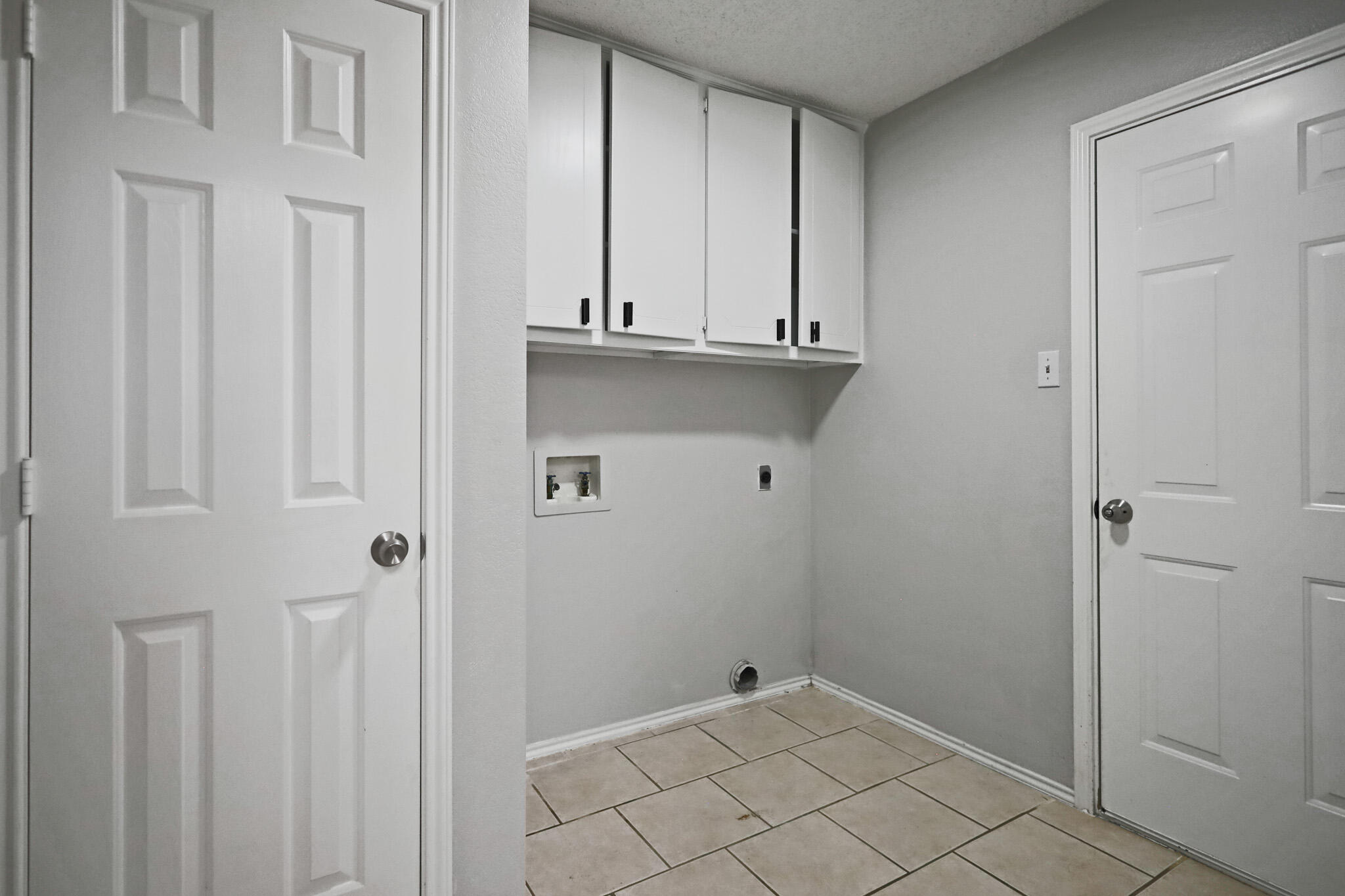 409 Juneau Avenue Property Photo 30