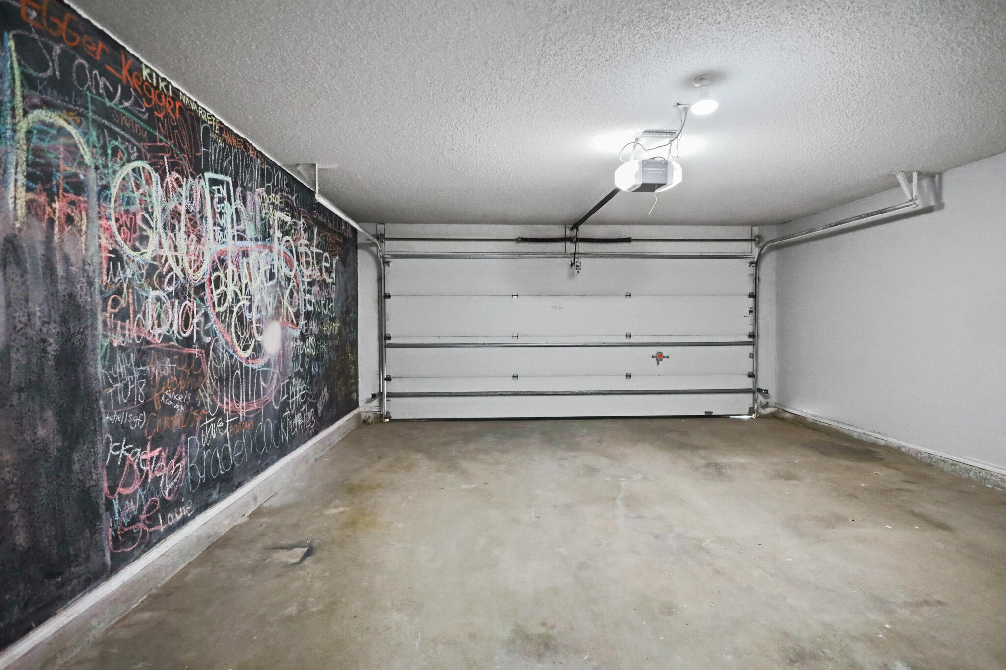 409 Juneau Avenue Property Photo 33