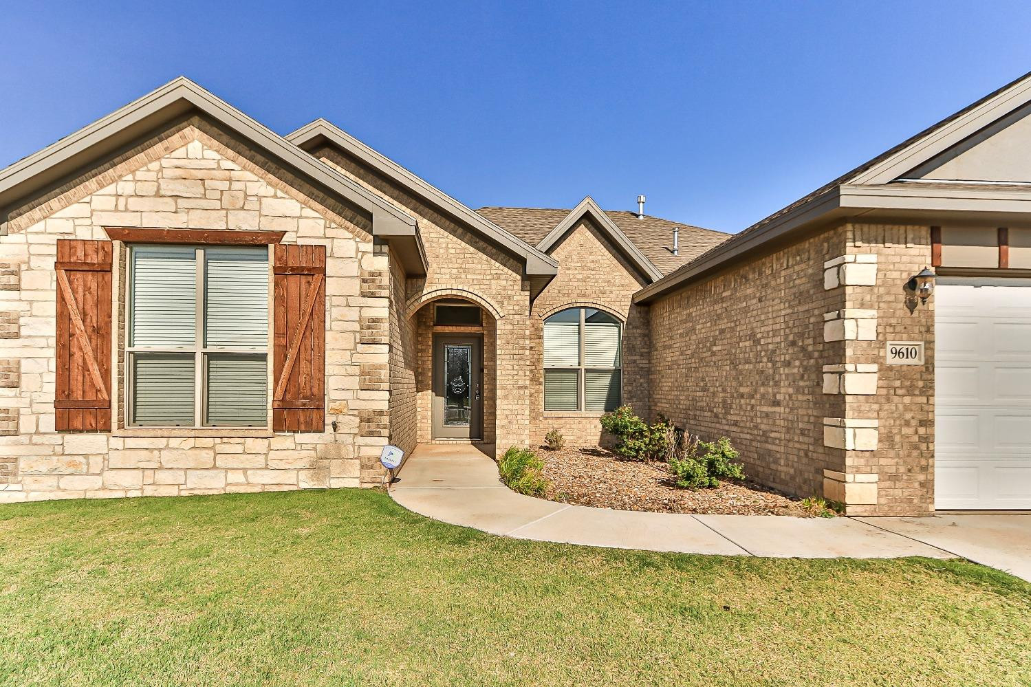 9610 Kline Avenue Property Photo 2