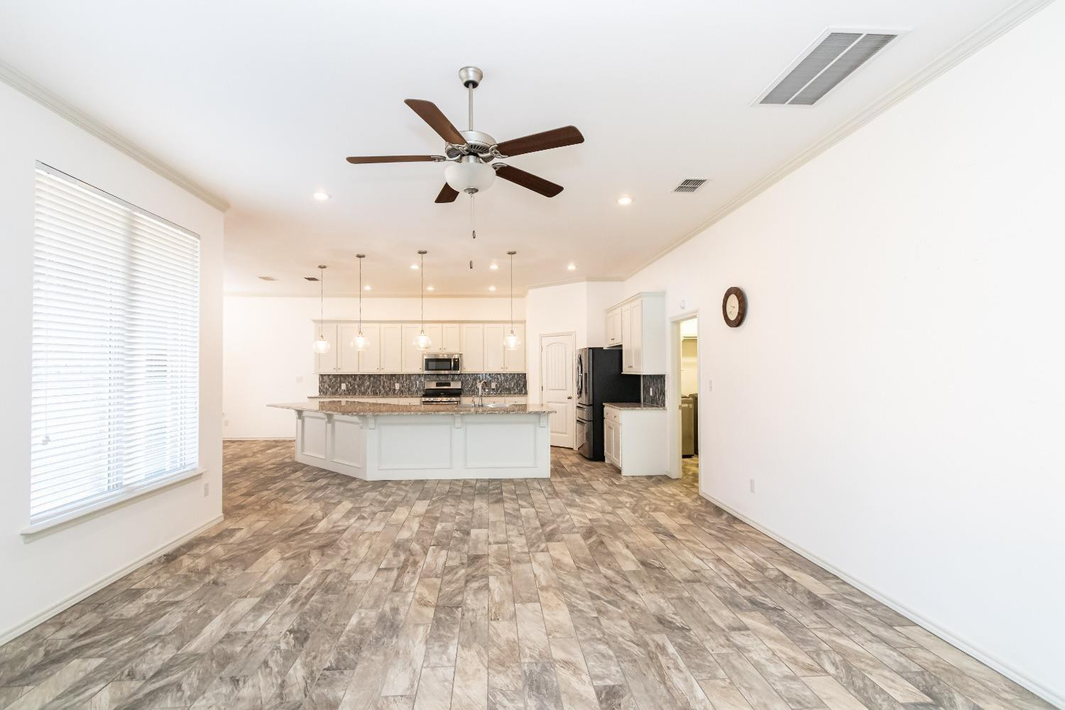 9610 Kline Avenue Property Photo 8