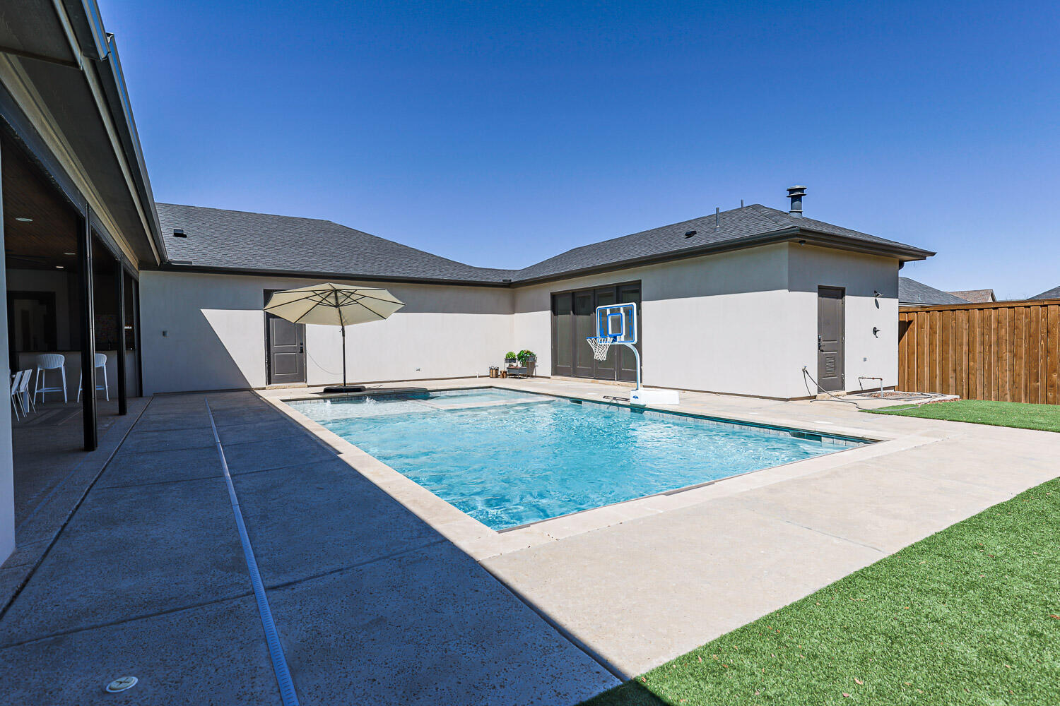 11709 Utica Avenue Property Photo 75