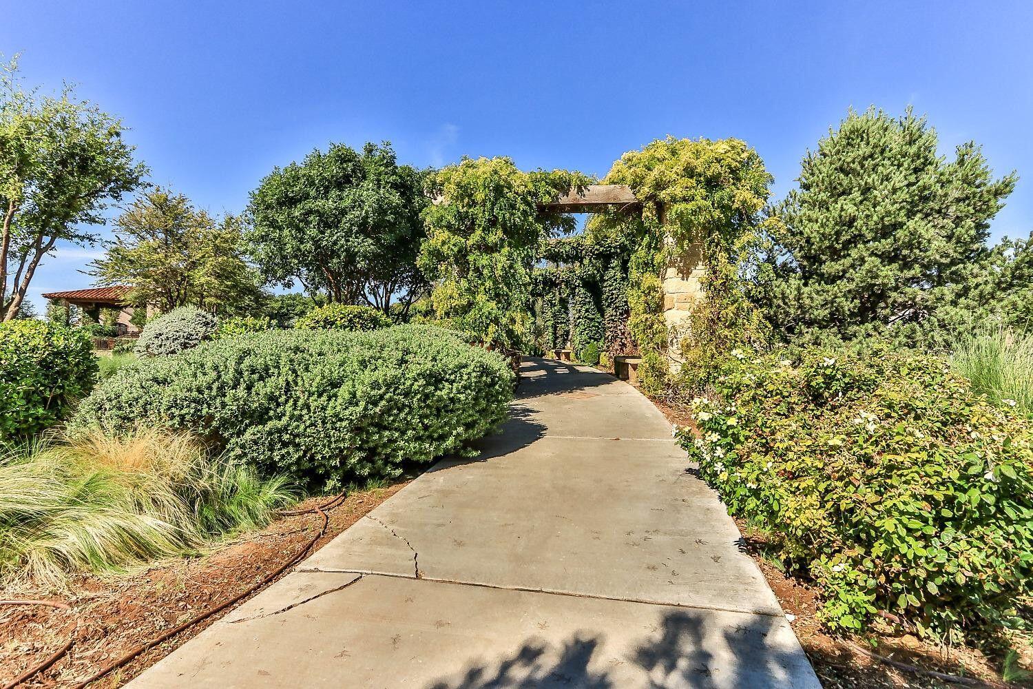 8901 La Salle Avenue Property Photo 17