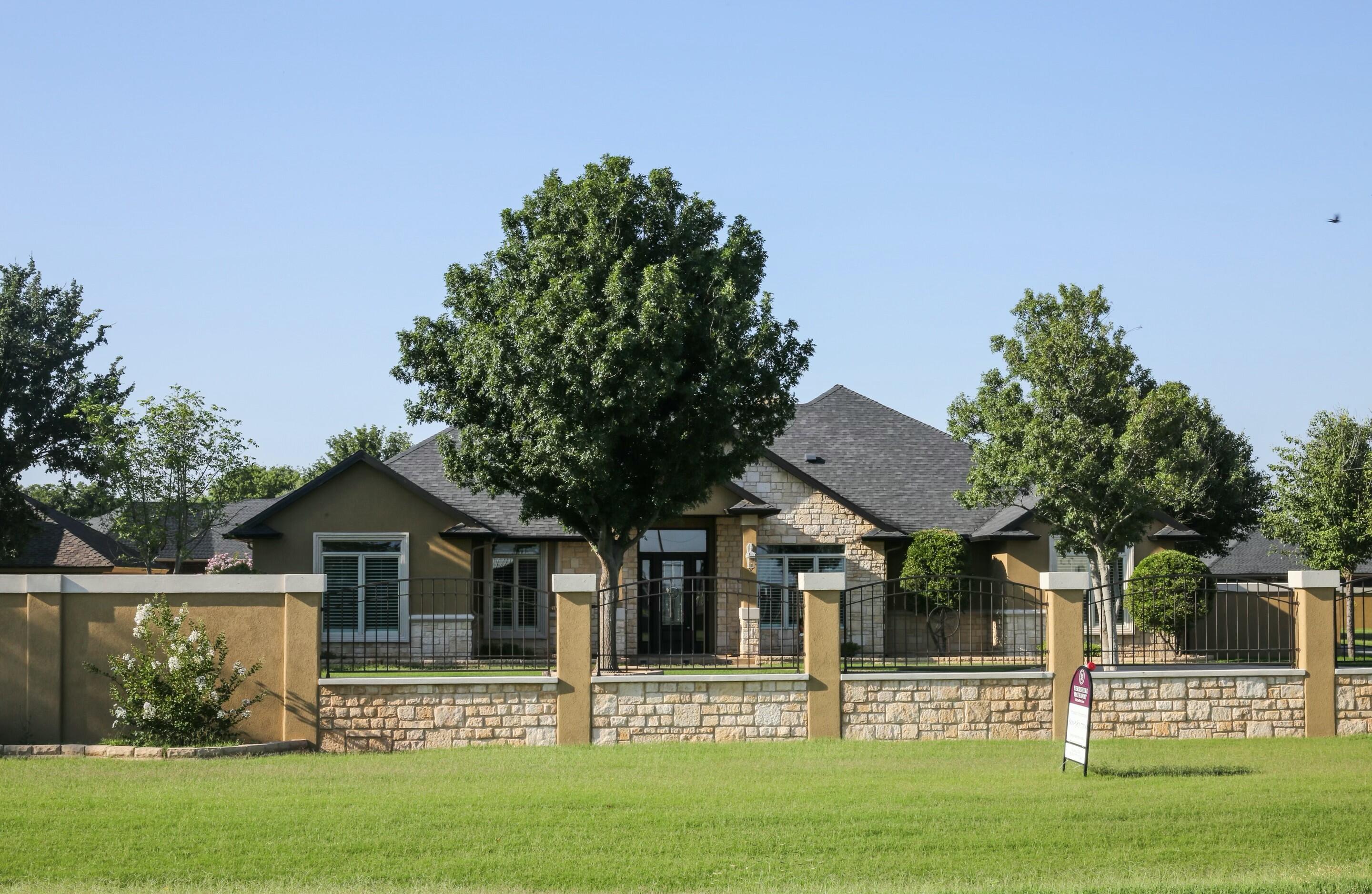 1414 Cactus Drive Property Photo 1