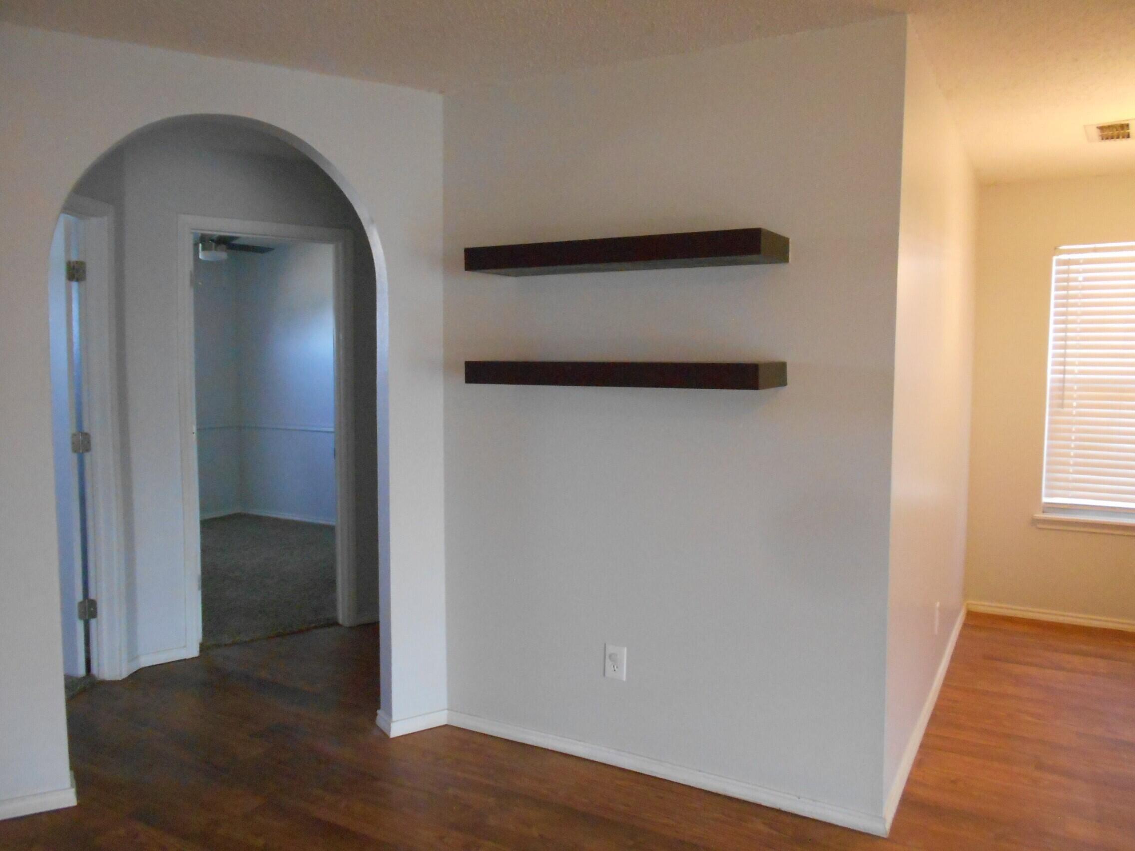 2809 90th Street Property Photo 4
