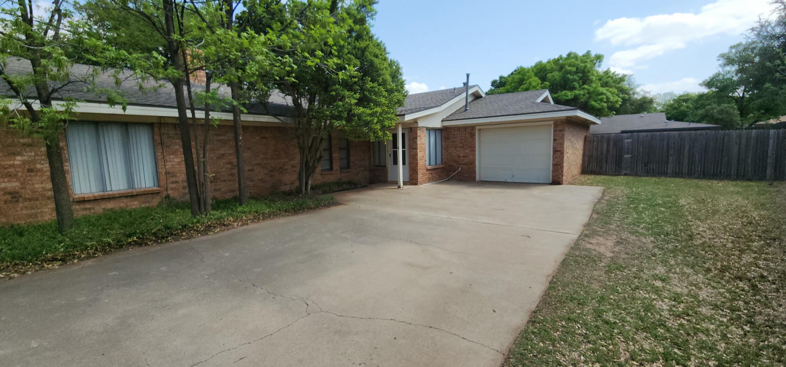 4413 75th Drive, B Property Photo 1