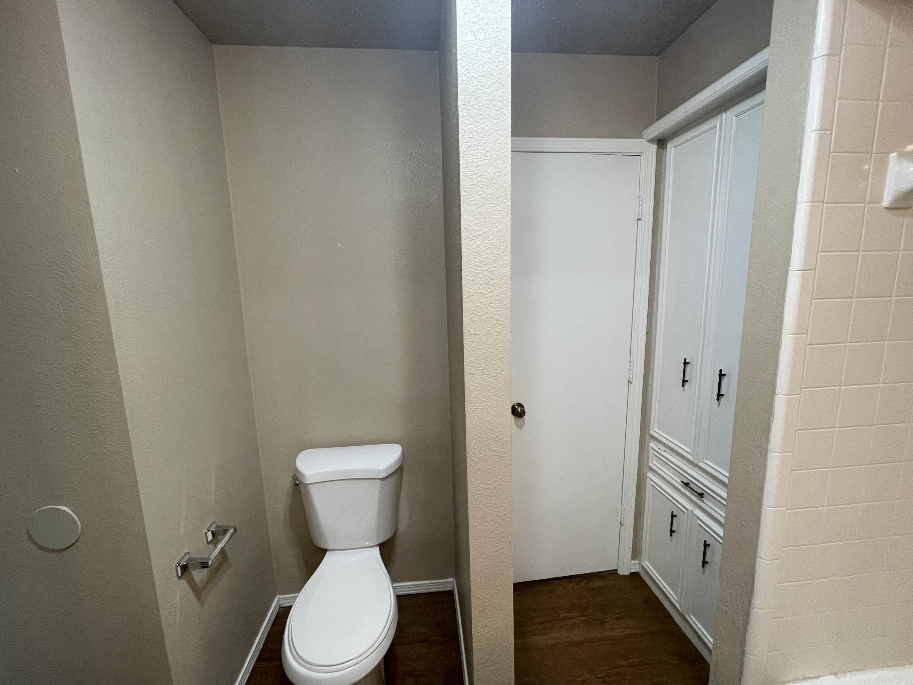 4413 75th Drive, B Property Photo 6