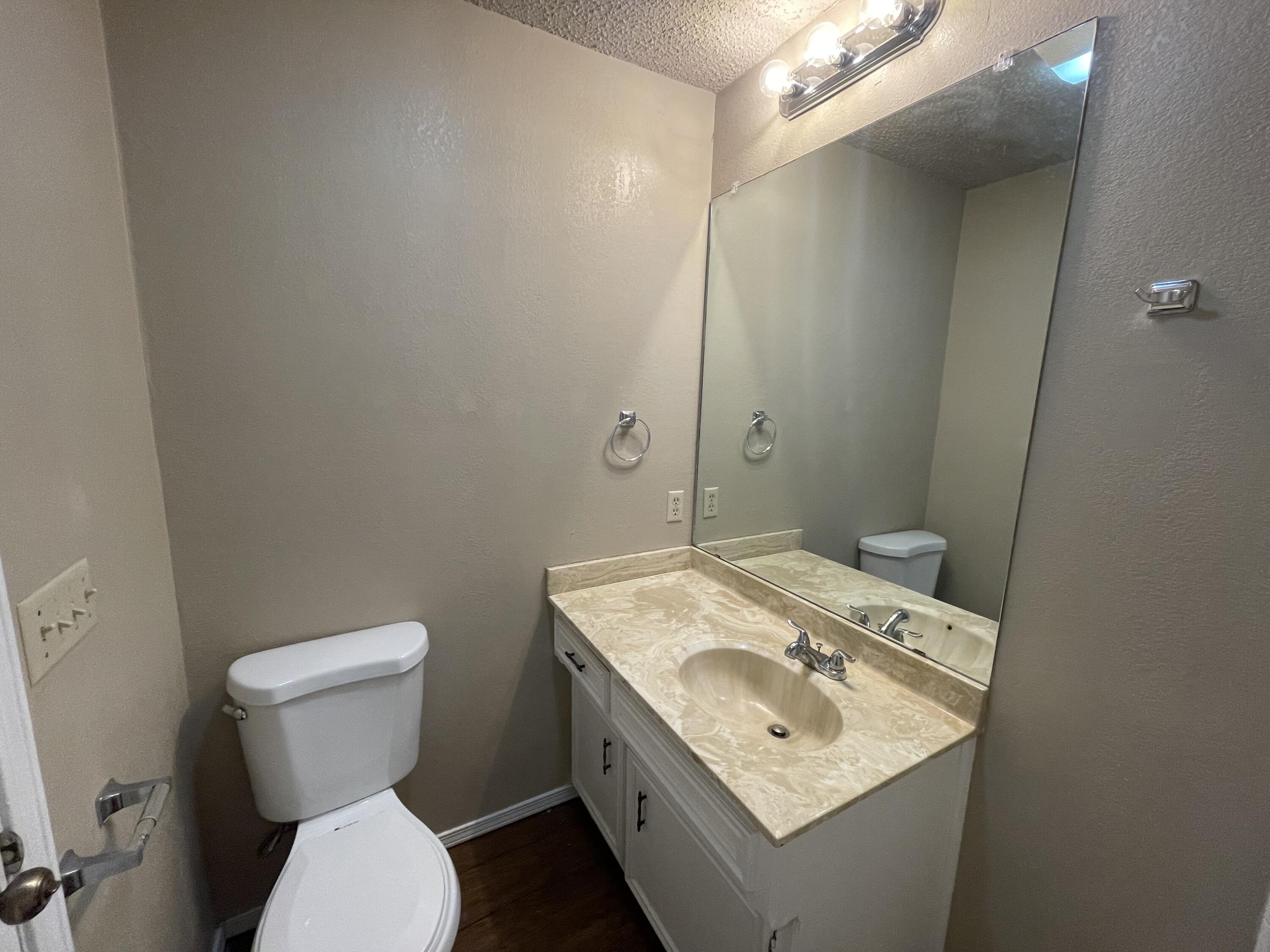 4413 75th Drive, B Property Photo 8