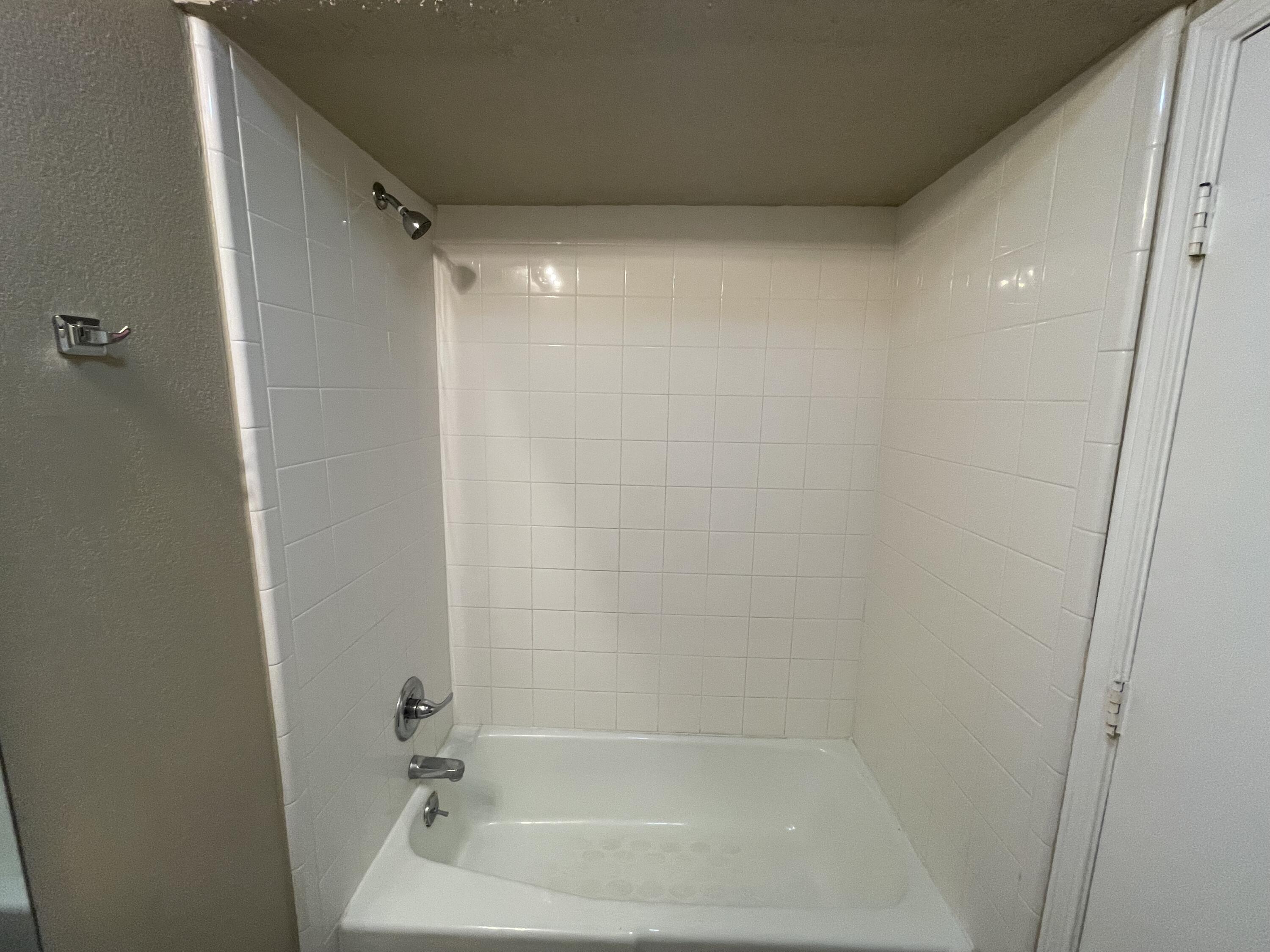 4413 75th Drive, B Property Photo 9