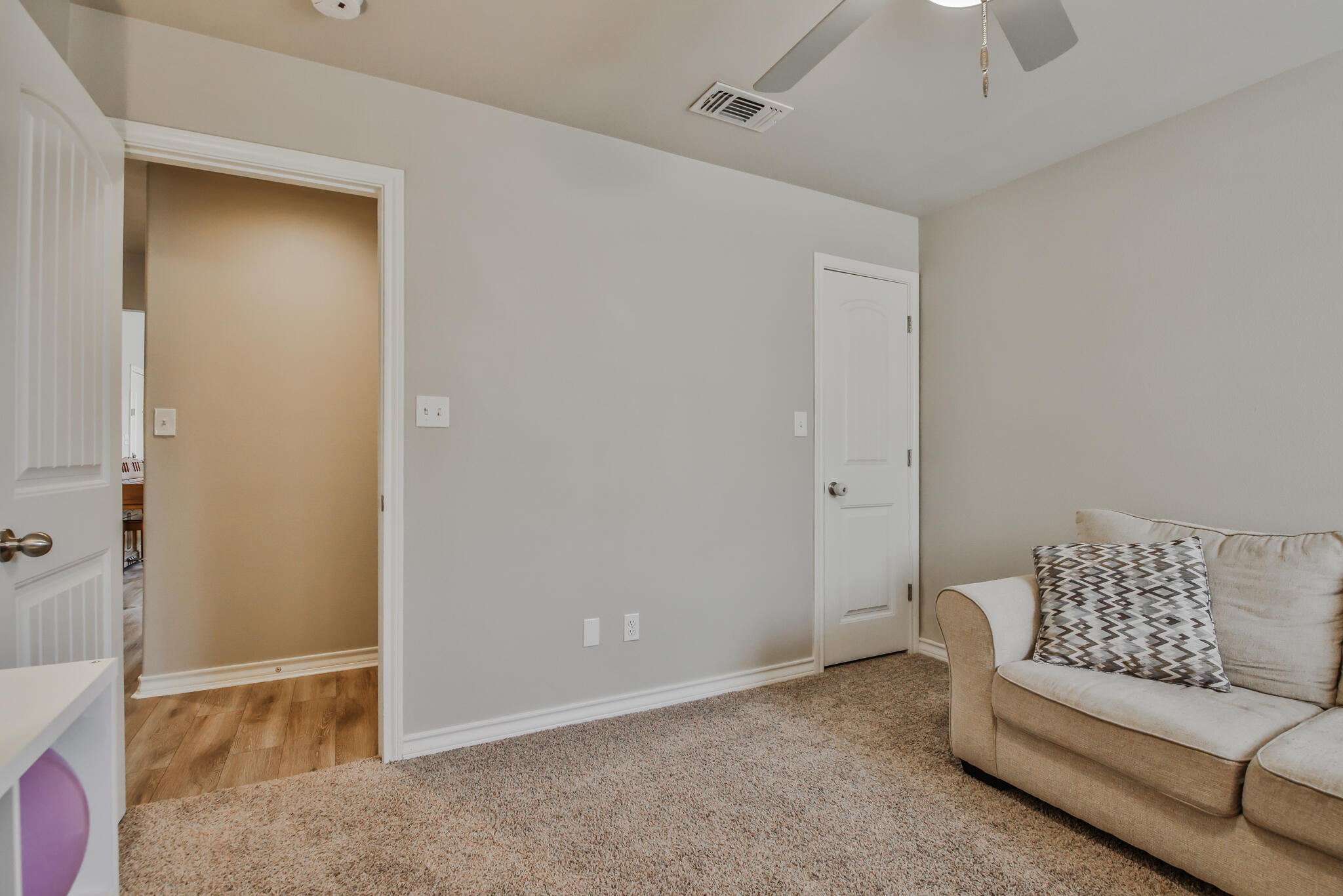 5221 Jarvis Street Property Photo 10