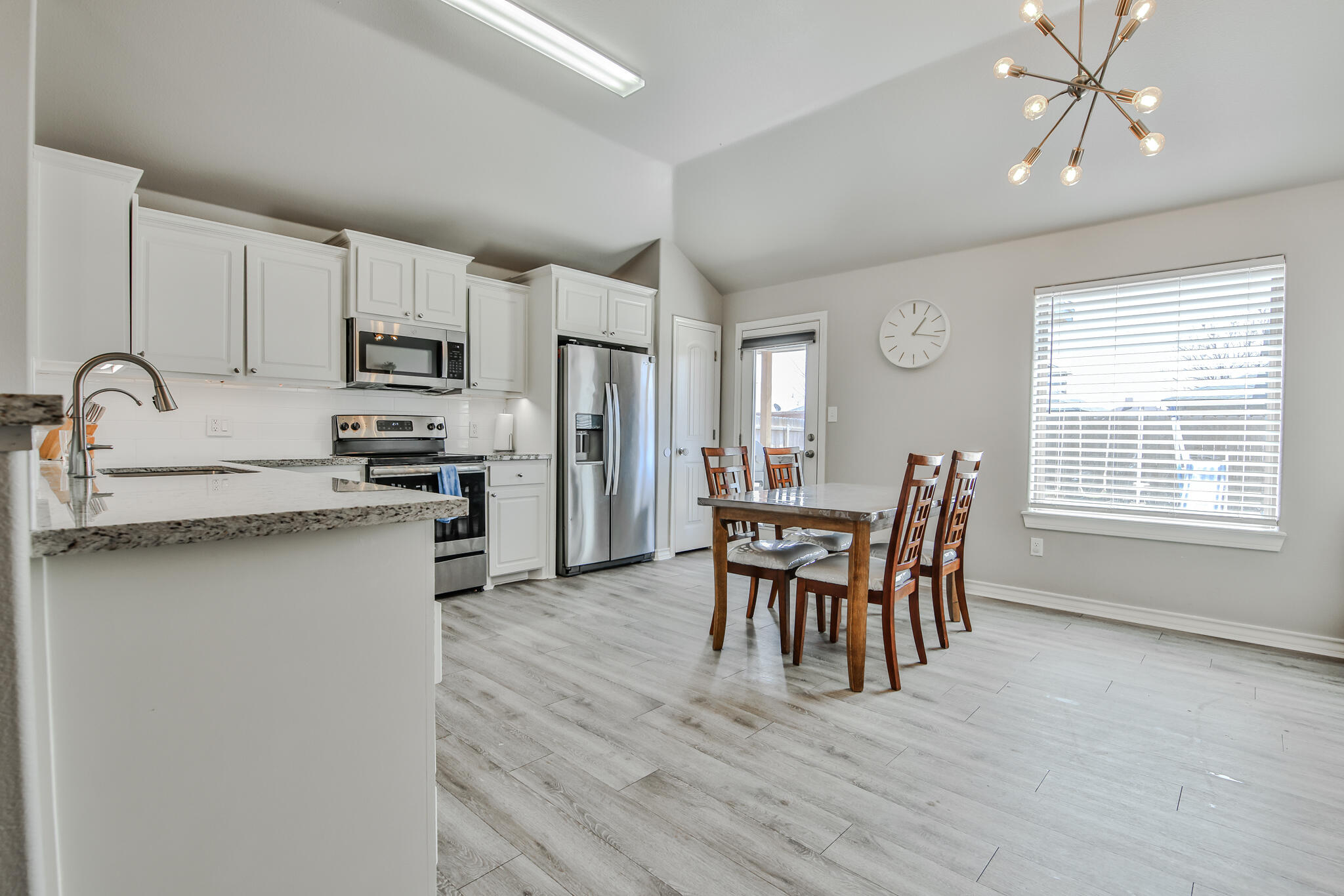 5221 Jarvis Street Property Photo 21