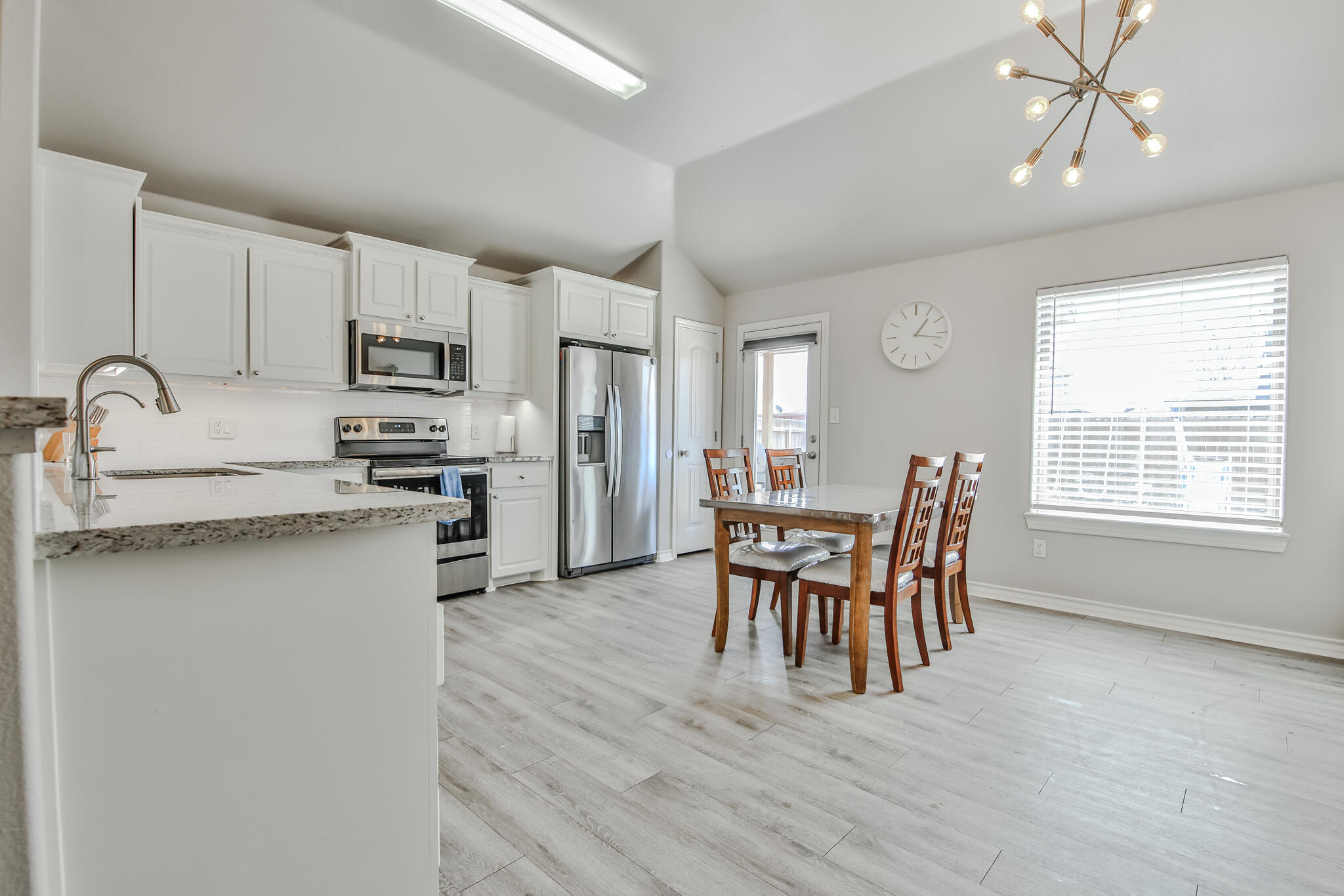 5221 Jarvis Street Property Photo 22