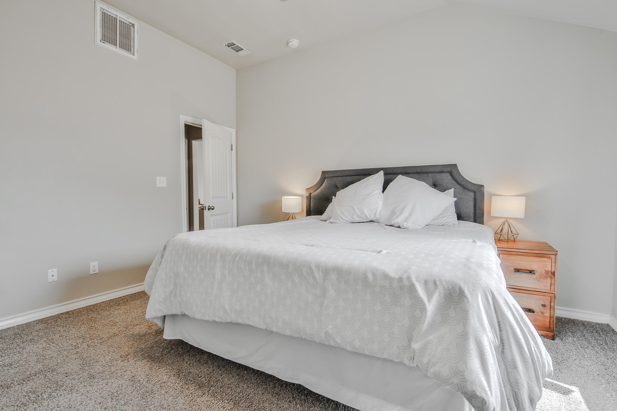 5221 Jarvis Street Property Photo 26