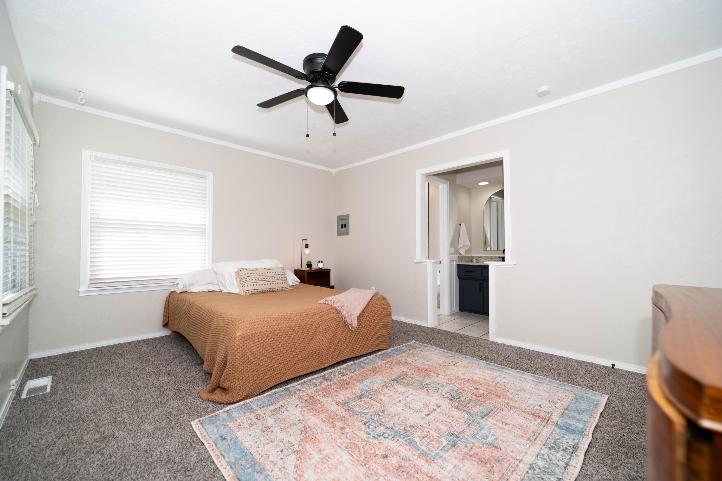2507 28th Street Property Photo 7