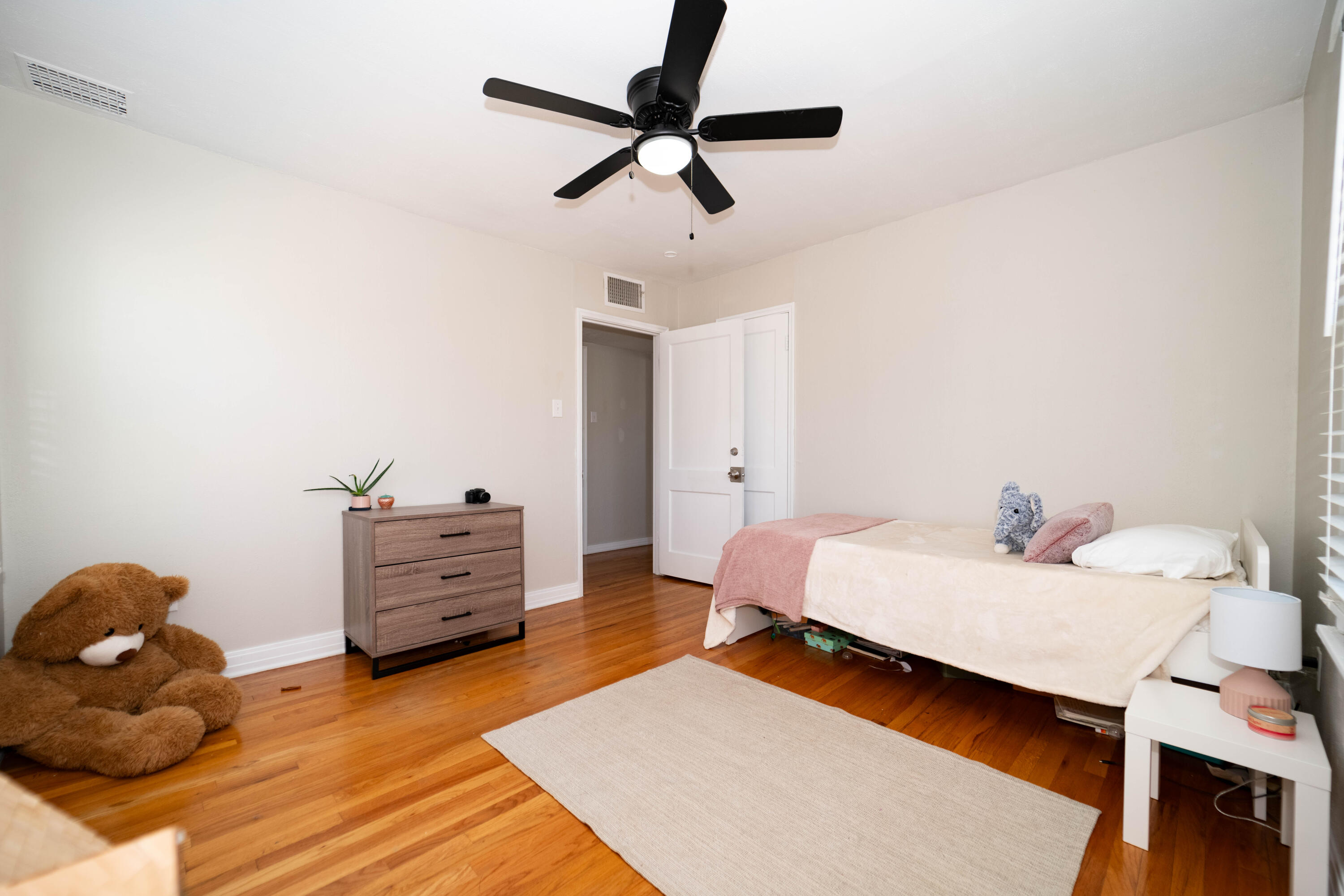 2507 28th Street Property Photo 22