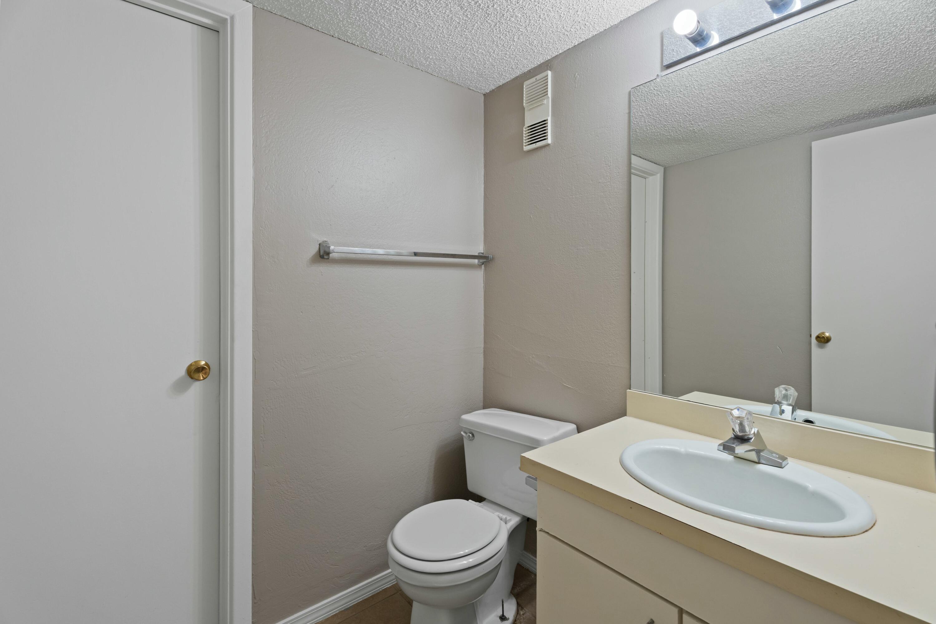 4705 58th Street, B Property Photo 5