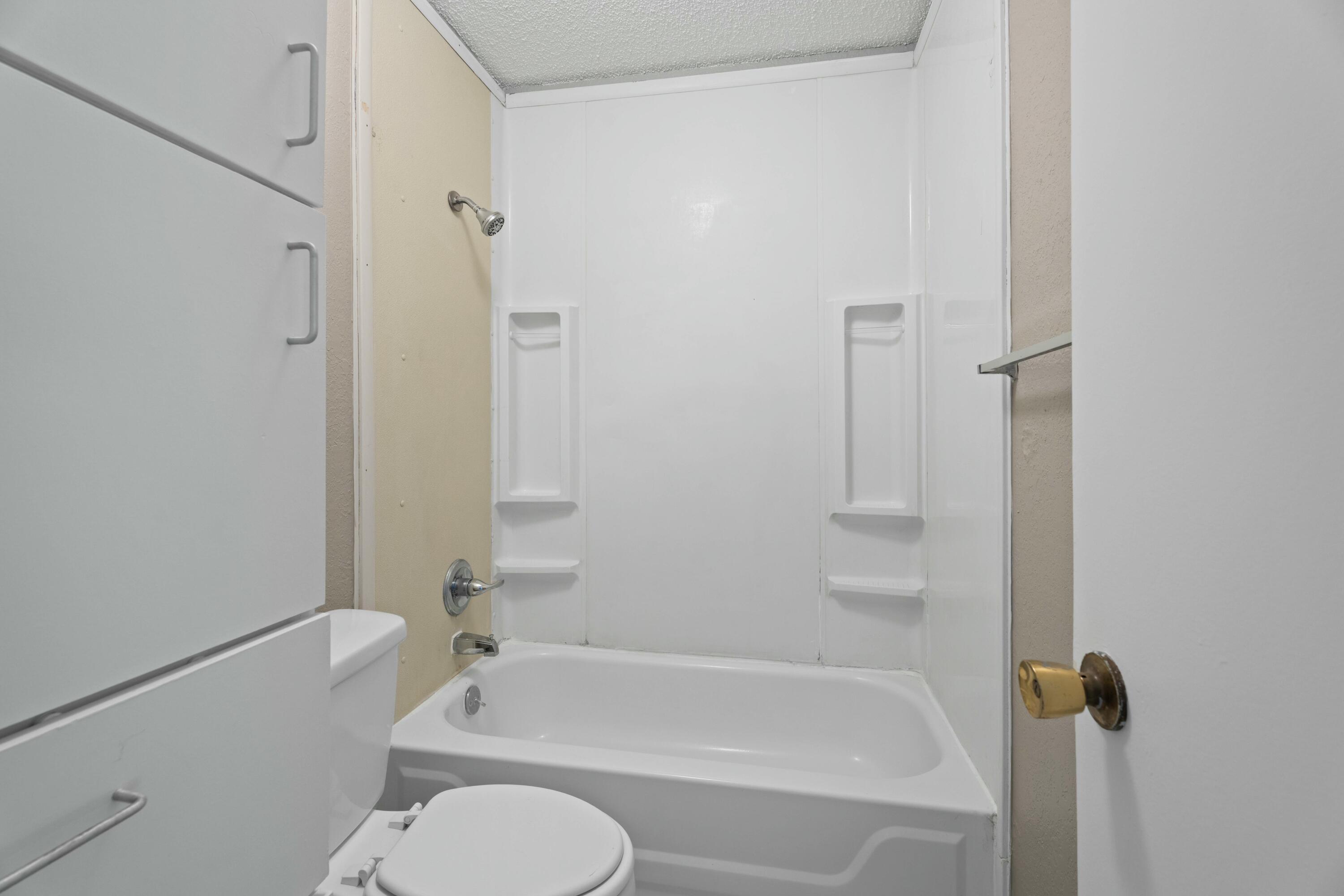 4705 58th Street, B Property Photo 11