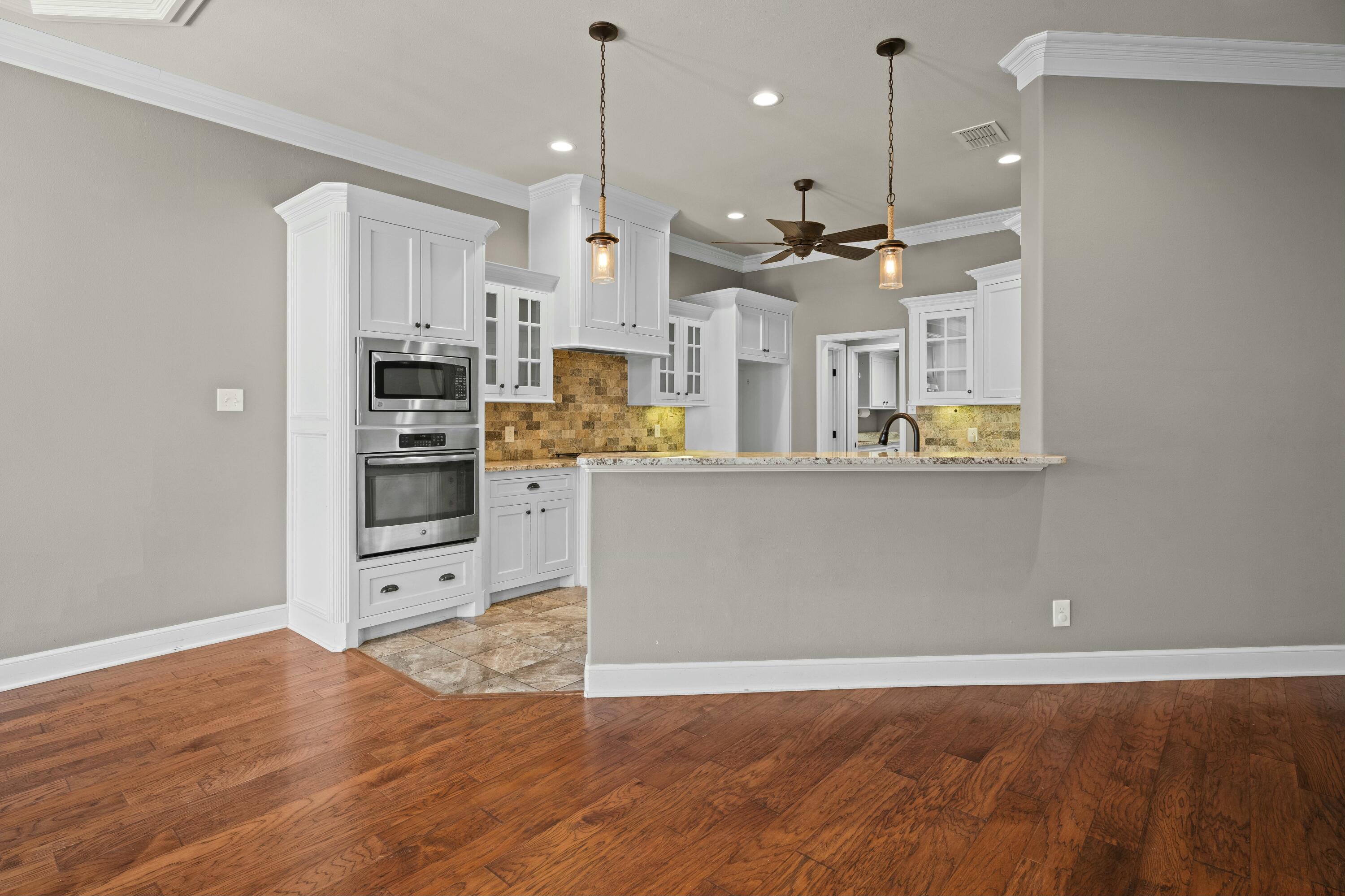 310 Manchester Avenue Property Photo 8