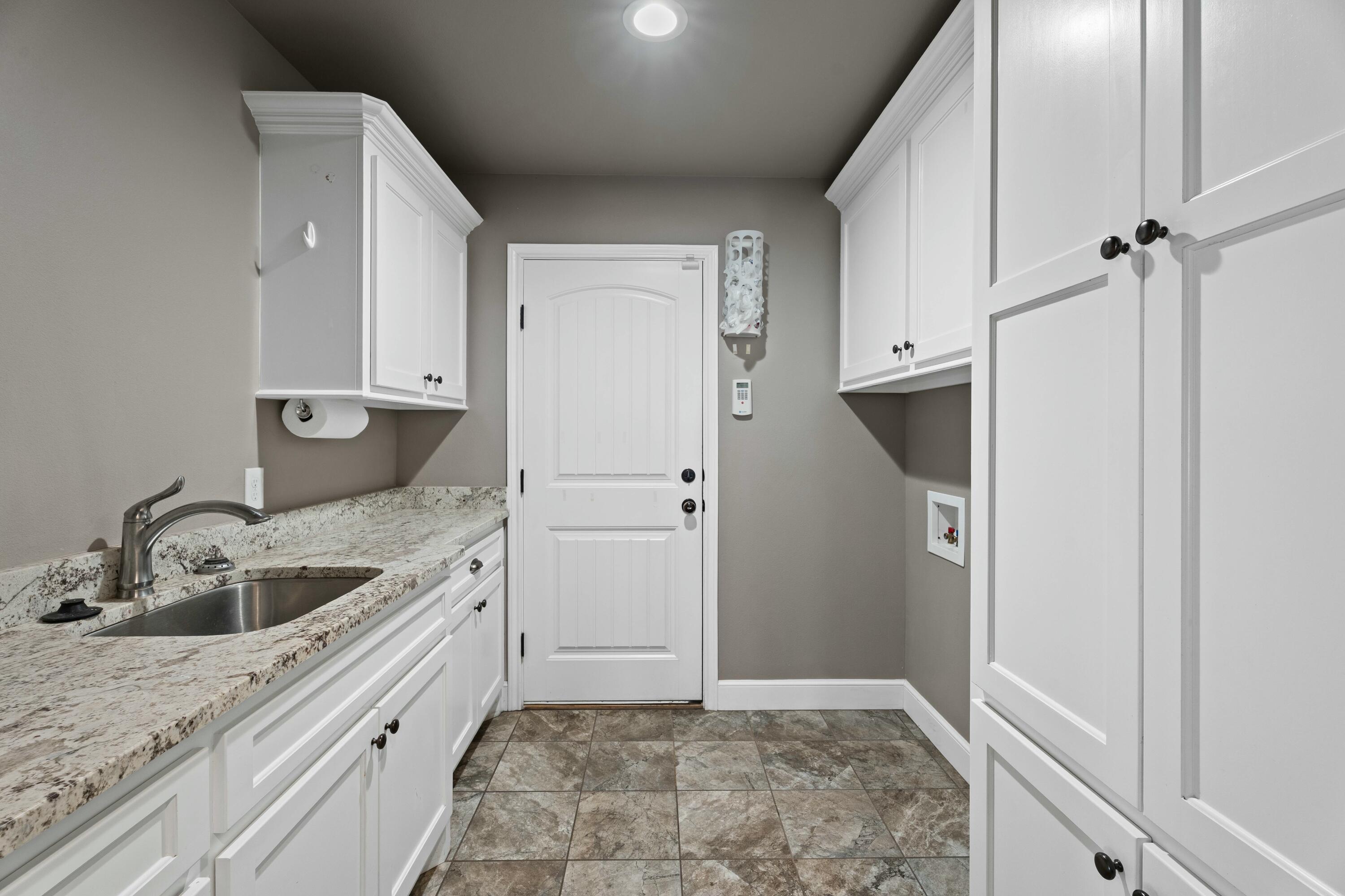 310 Manchester Avenue Property Photo 27
