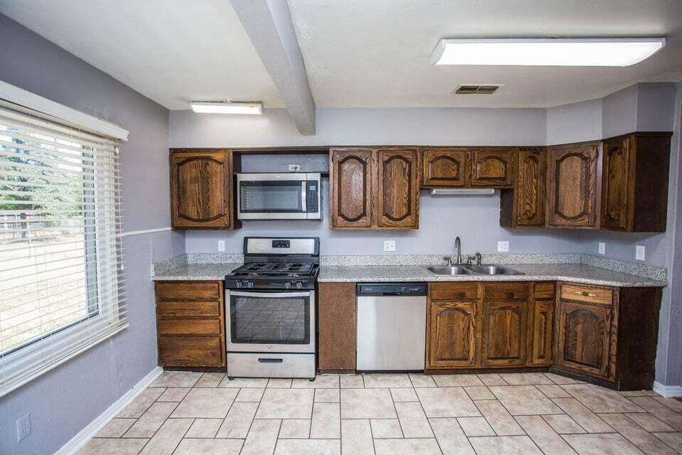 2516 42nd Street Property Photo 7