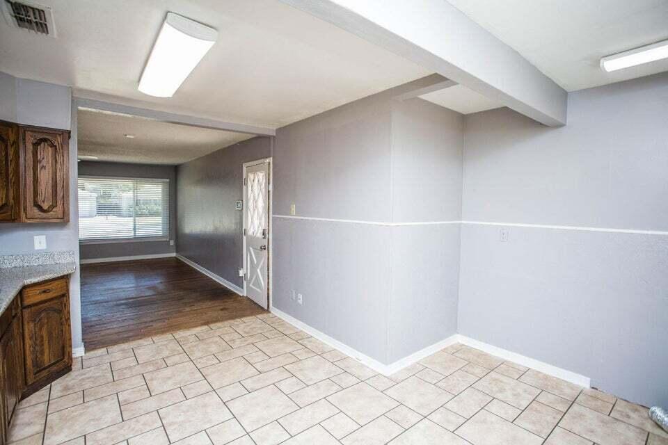 2516 42nd Street Property Photo 8