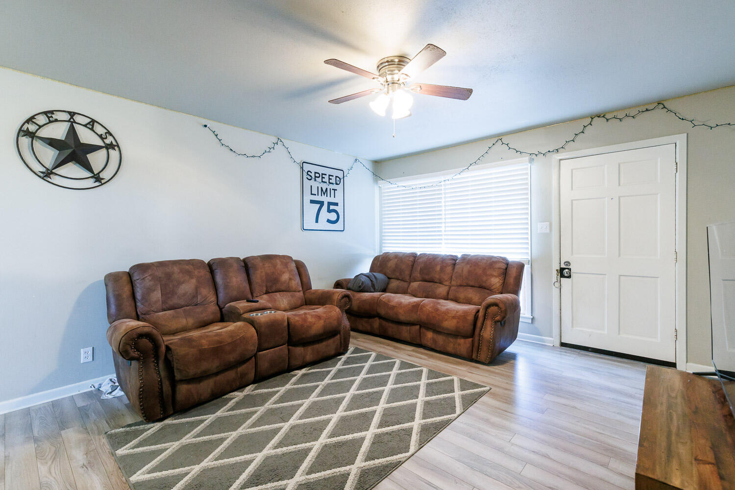 2203 37th Street Property Photo 7