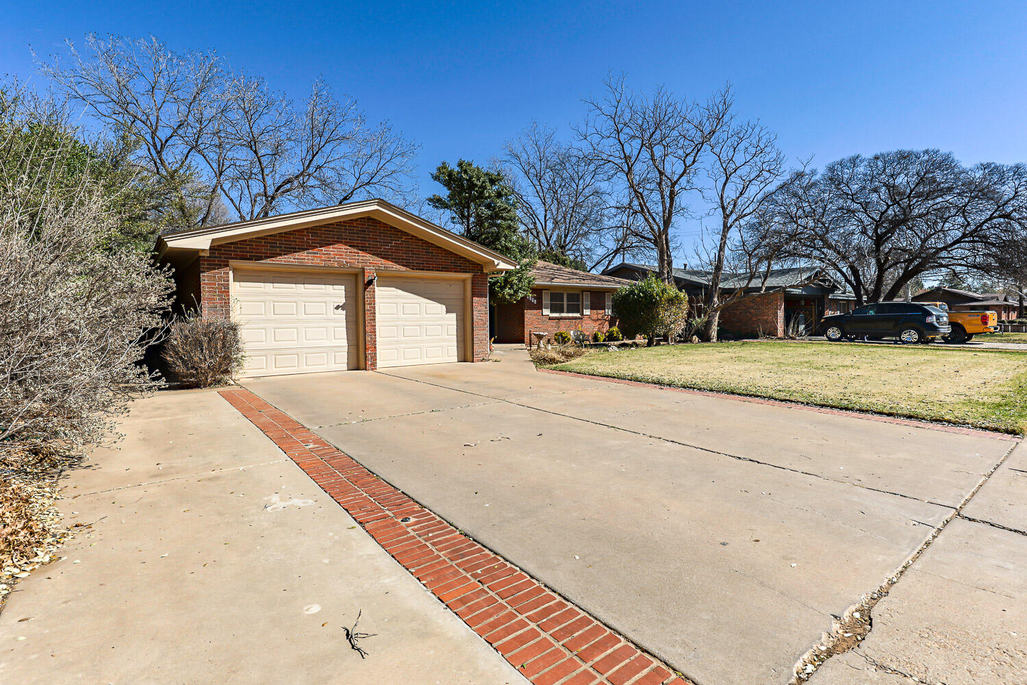 3404 59th Street Property Photo 3