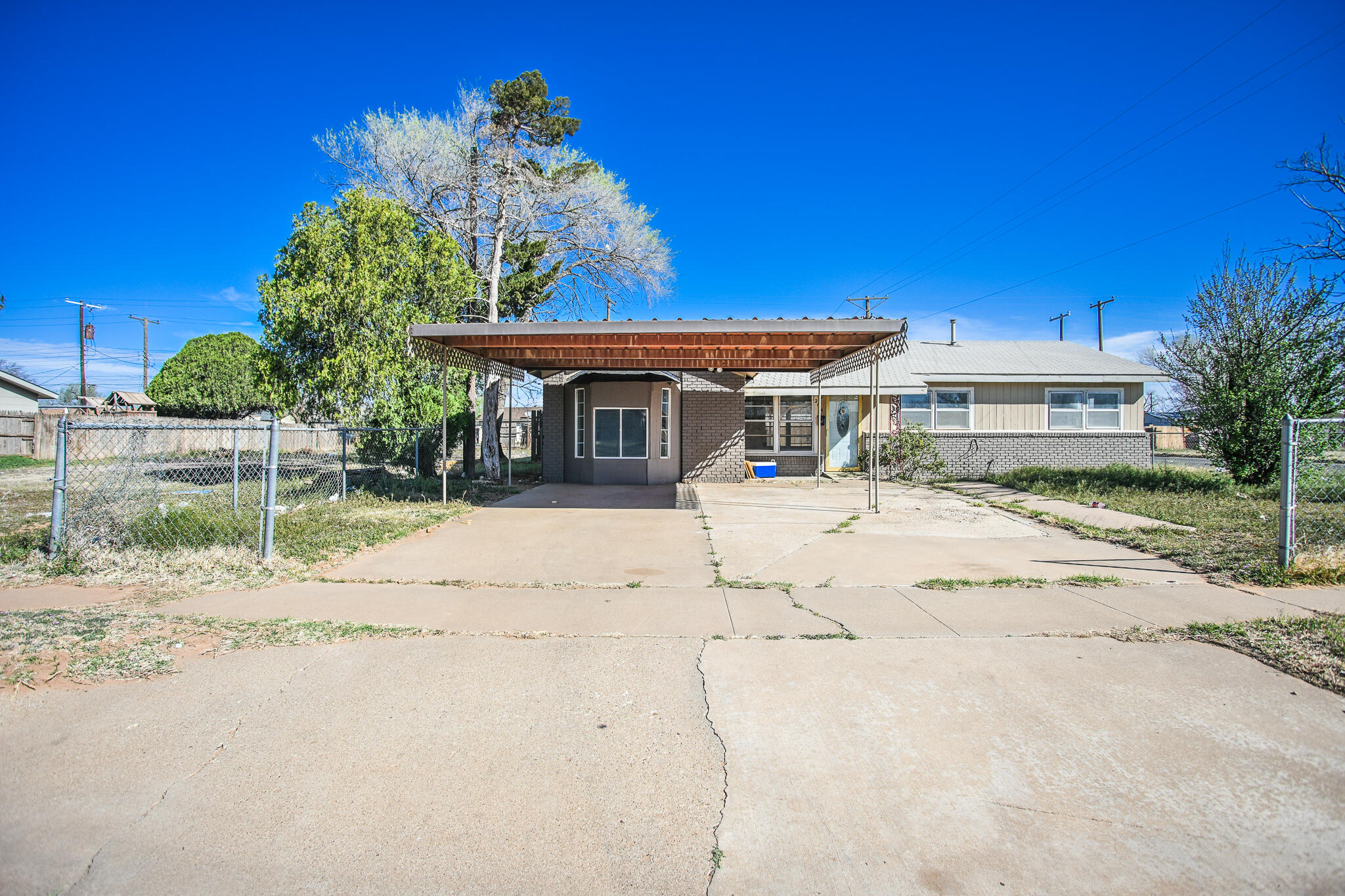 2641 E Baylor Street Property Photo 1
