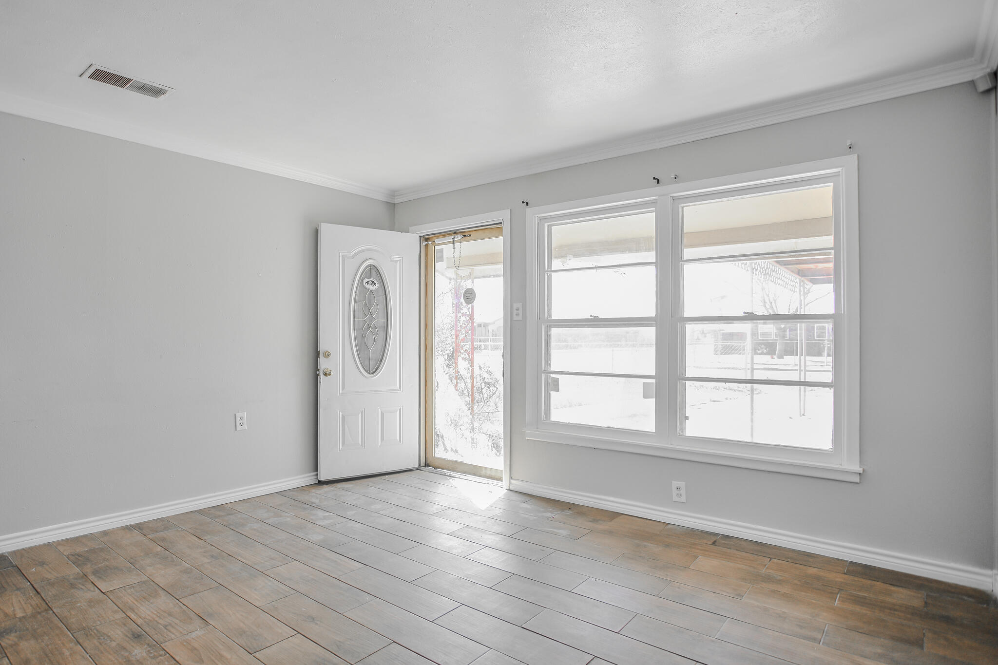 2641 E Baylor Street Property Photo 4