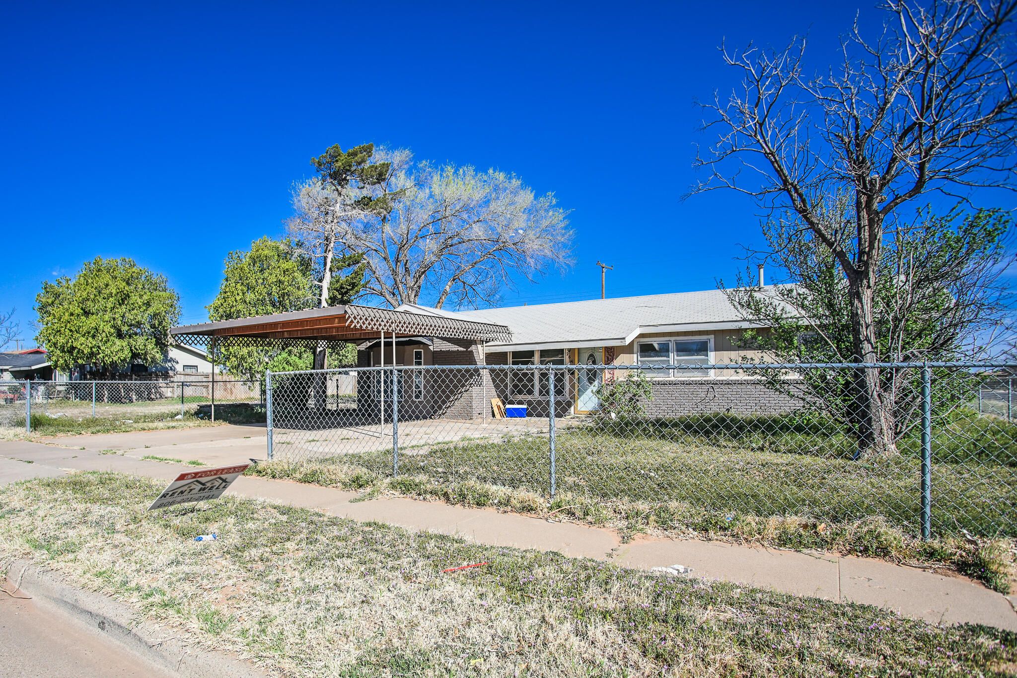 2641 E Baylor Street Property Photo 9