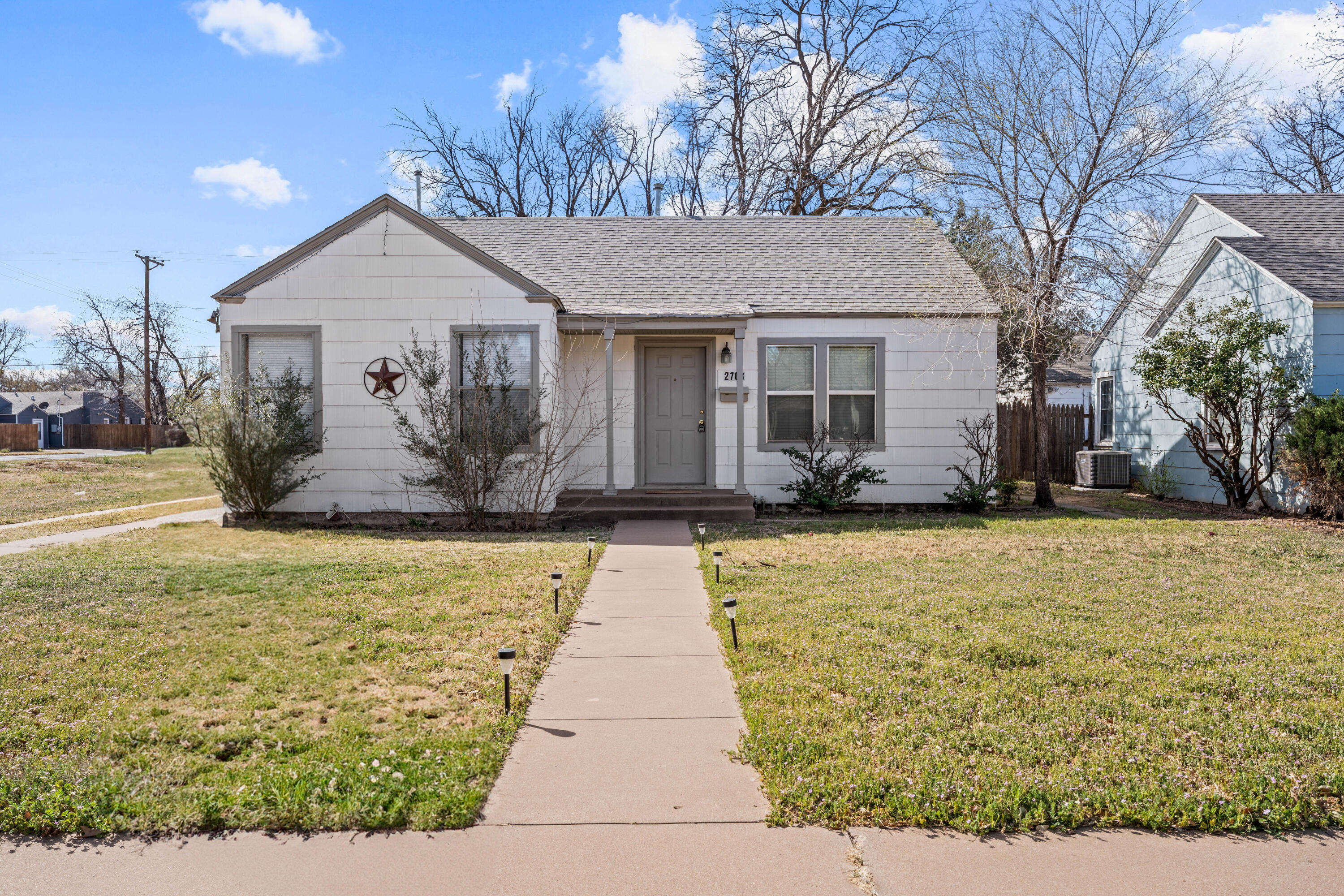 2703 23rd Street Property Photo 1