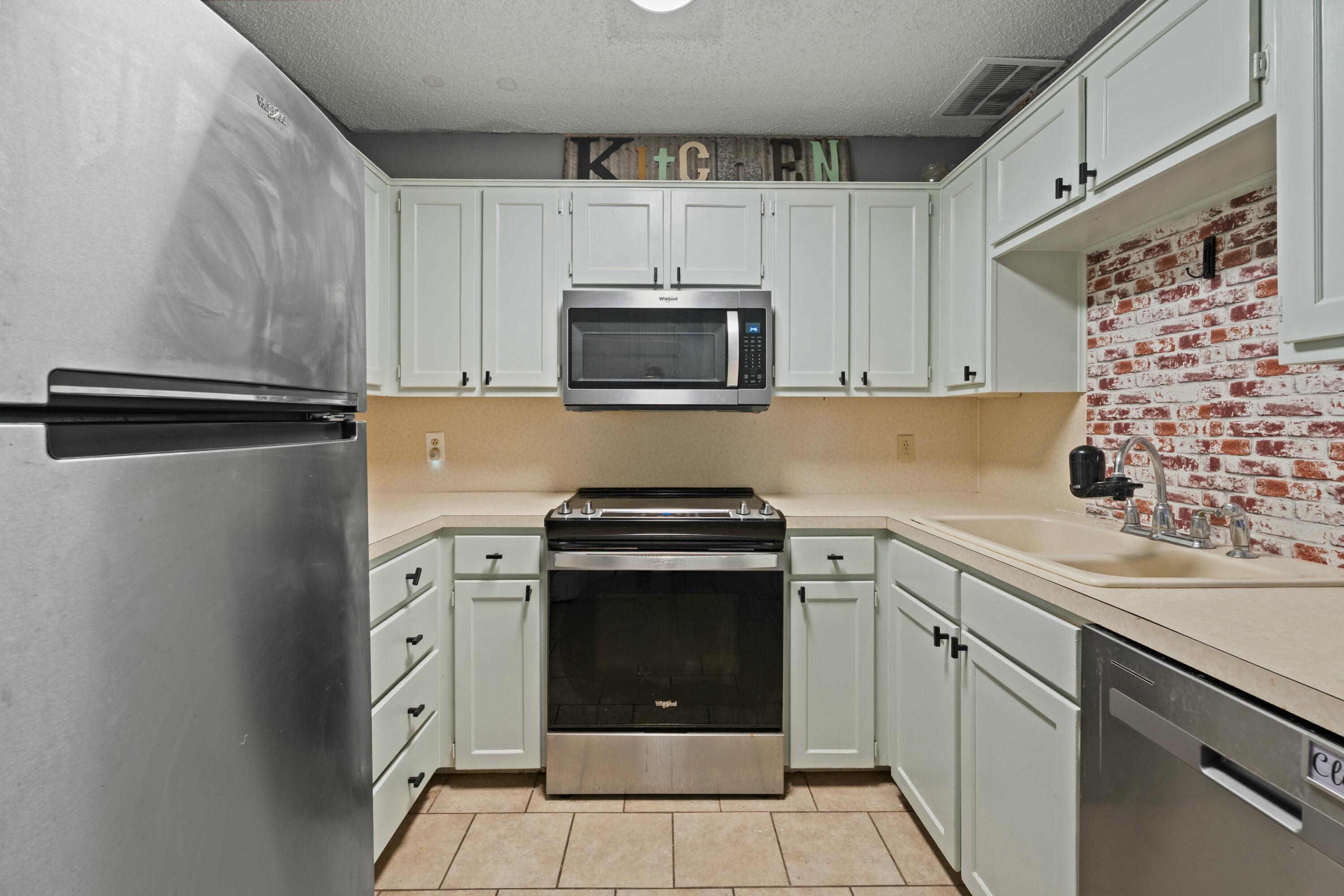5802 Emory Street Property Photo 6