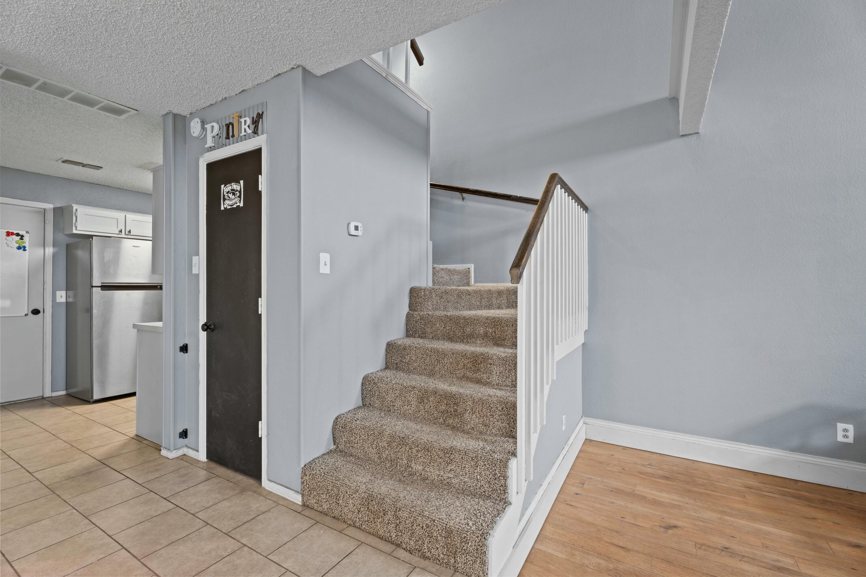 5802 Emory Street Property Photo 9