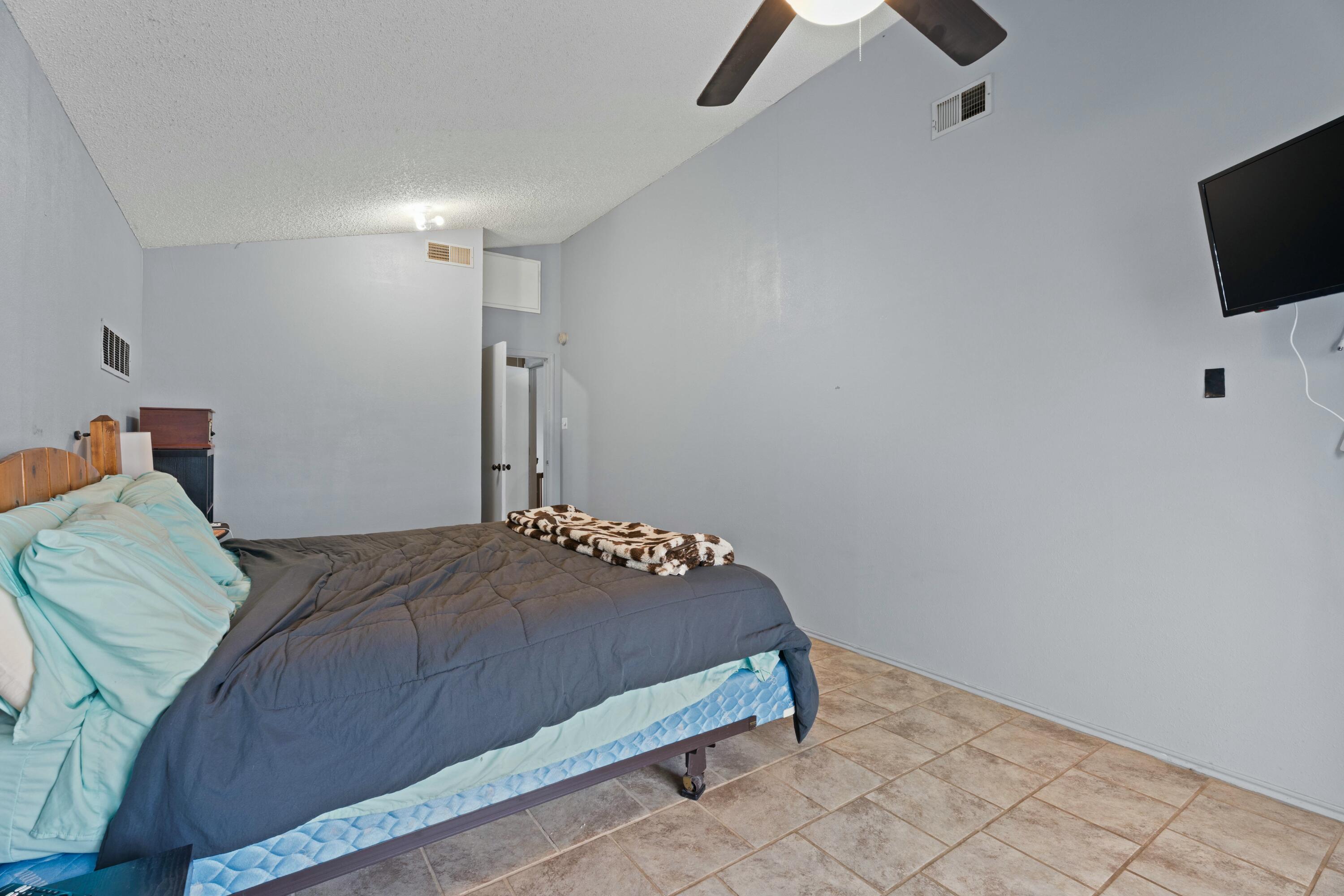 5802 Emory Street Property Photo 13
