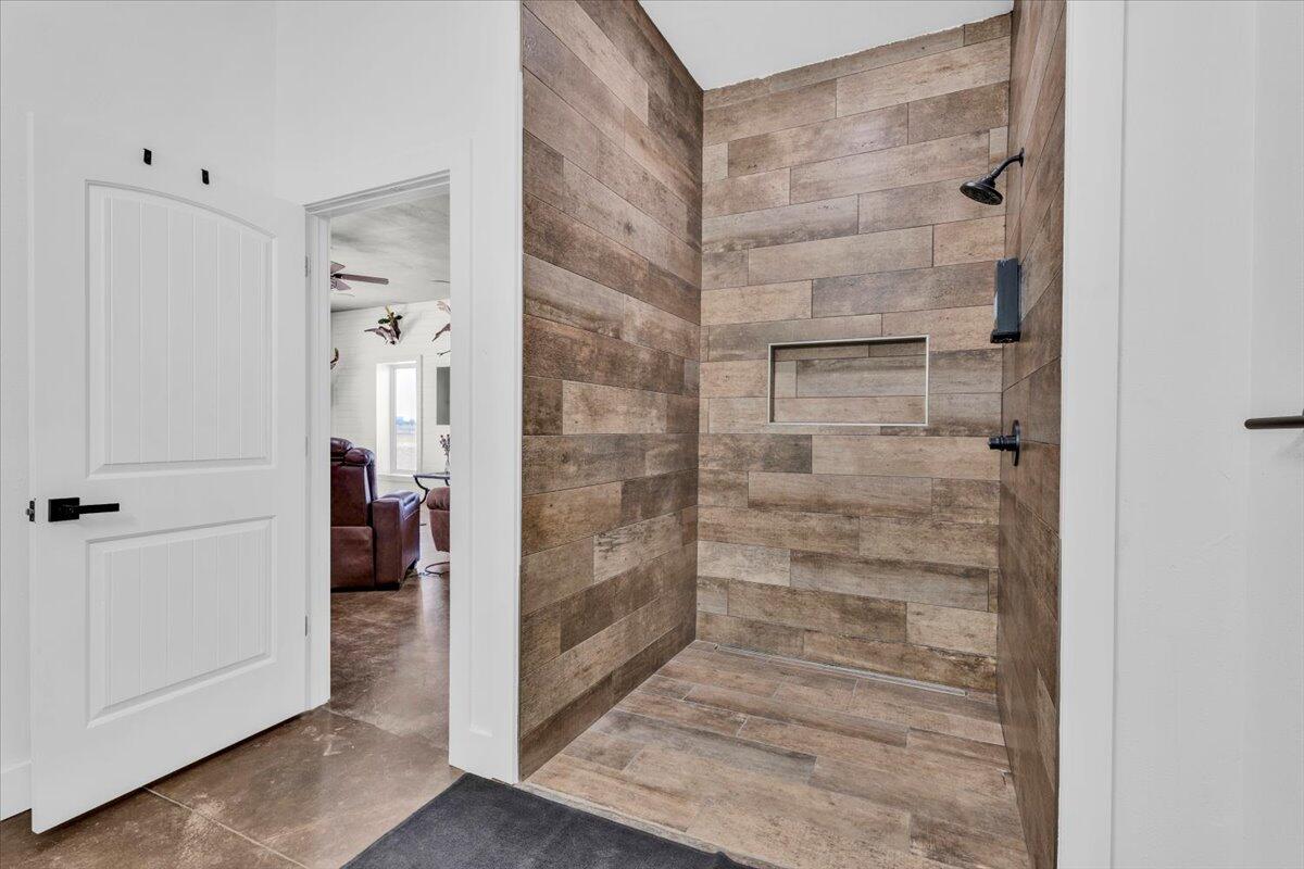 10008 Fm 2641 Property Photo 21