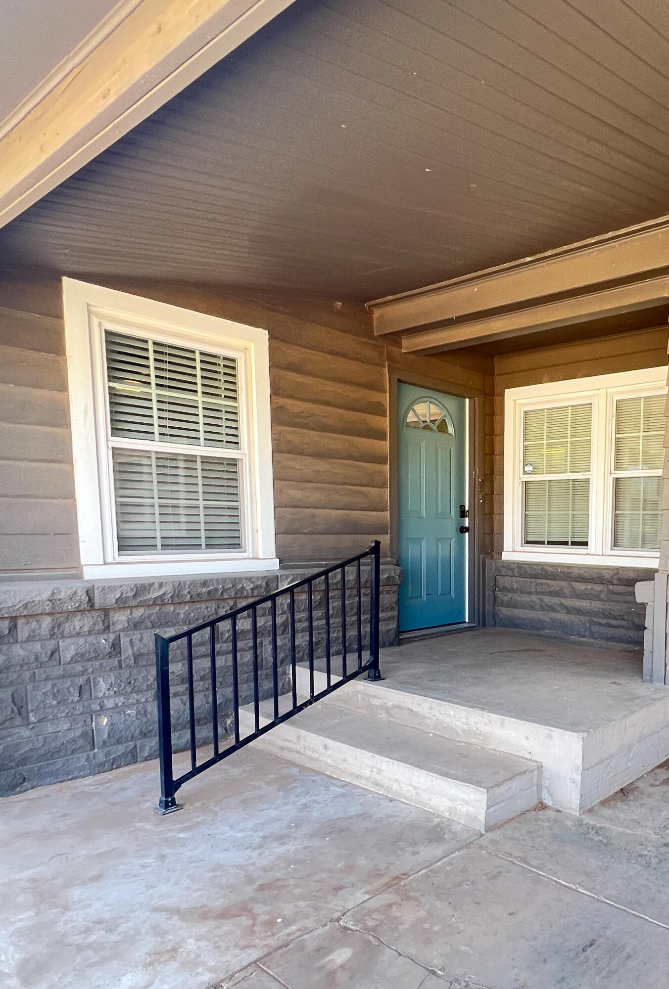 1513 37th Street Property Photo 2
