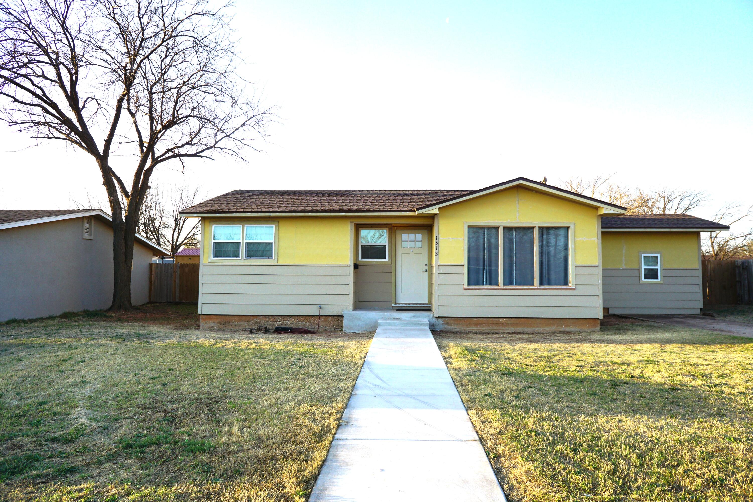 1312 E Lons Street Property Photo 1