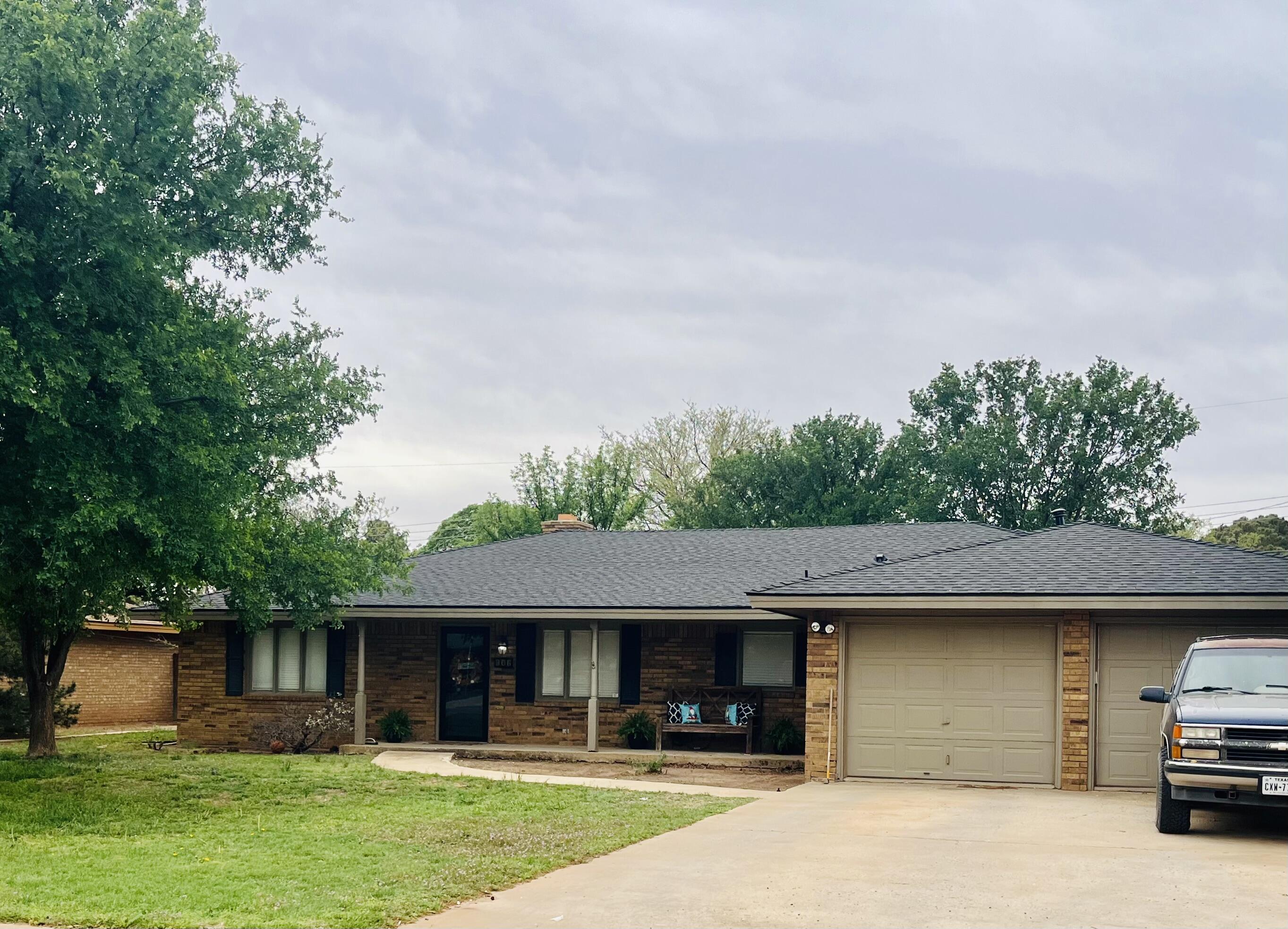 306 Parkwood Lane Property Photo 1