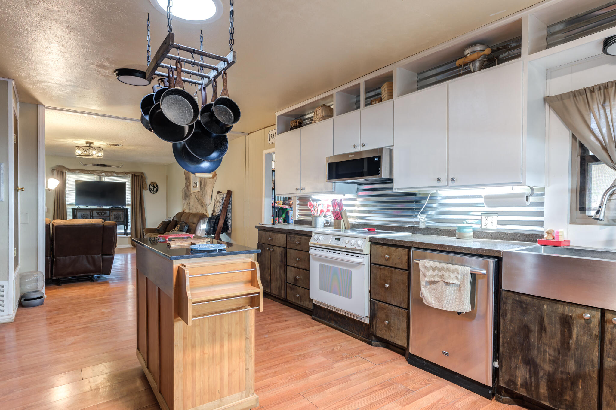208 Duggan Avenue Property Photo 17