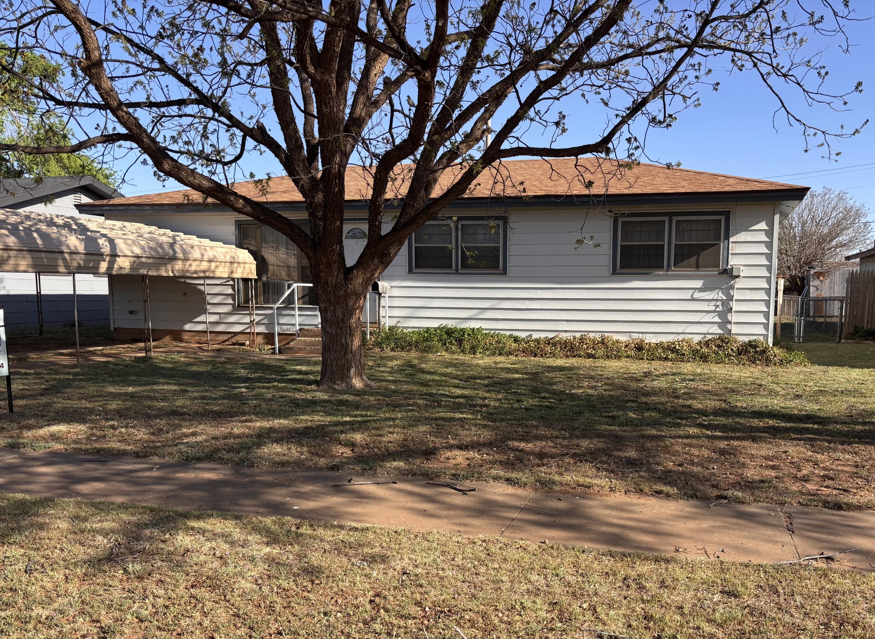 717 E Magnolia Avenue Property Photo 1