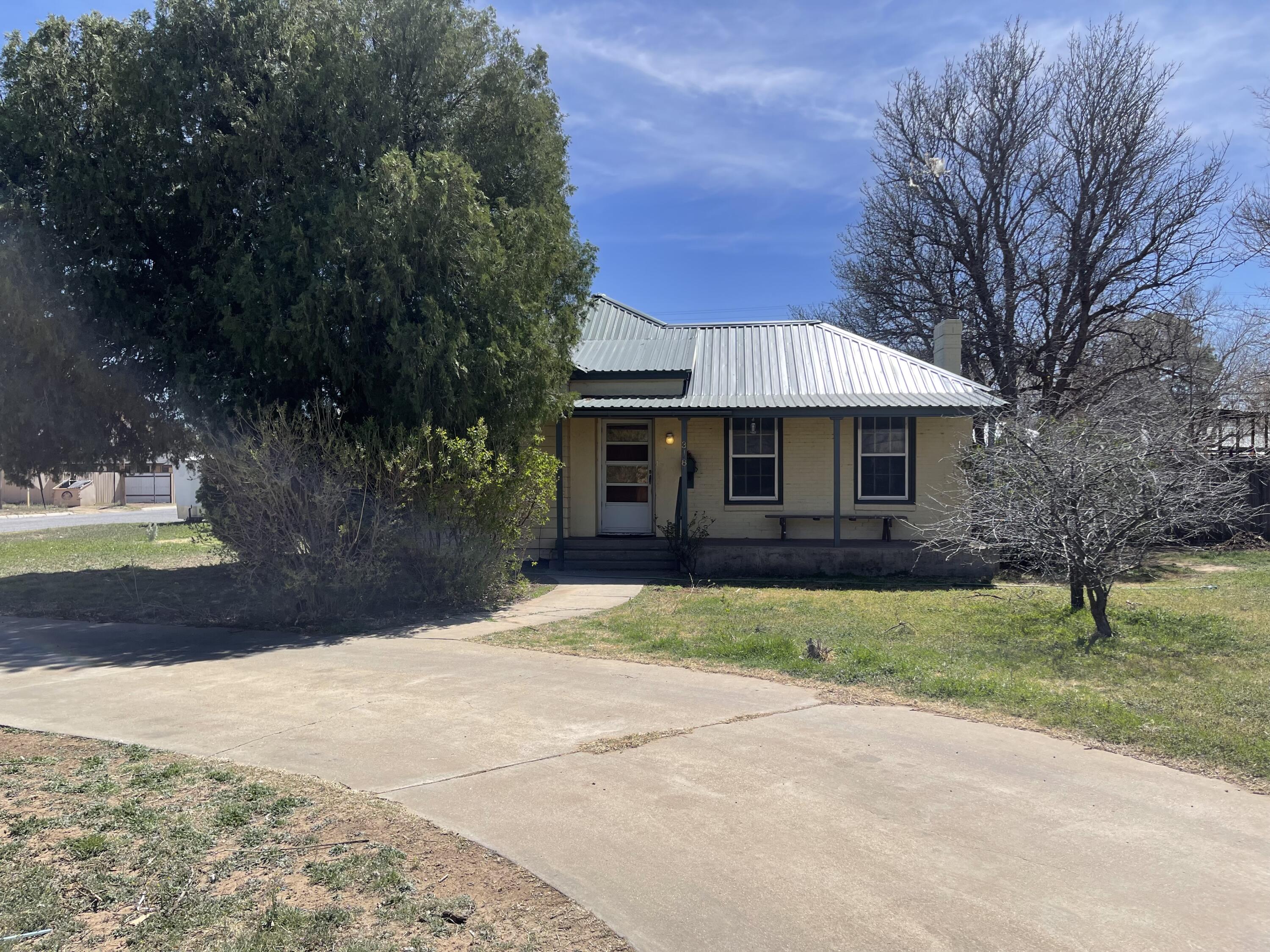 318 E Waylon Jennings Boulevard Property Photo 1