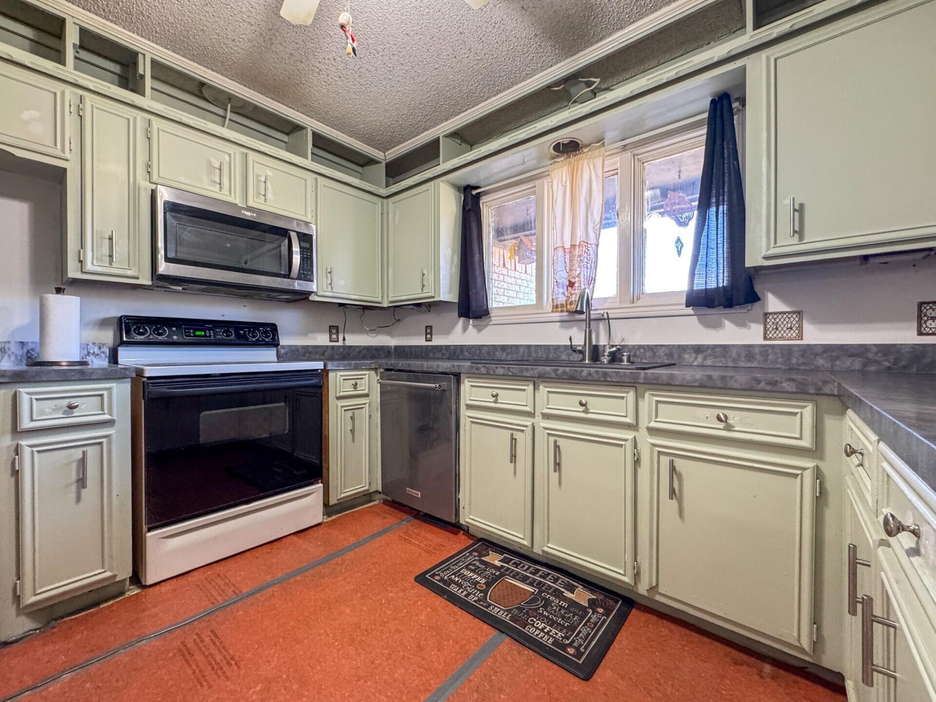 2703 78th Street Property Photo 7