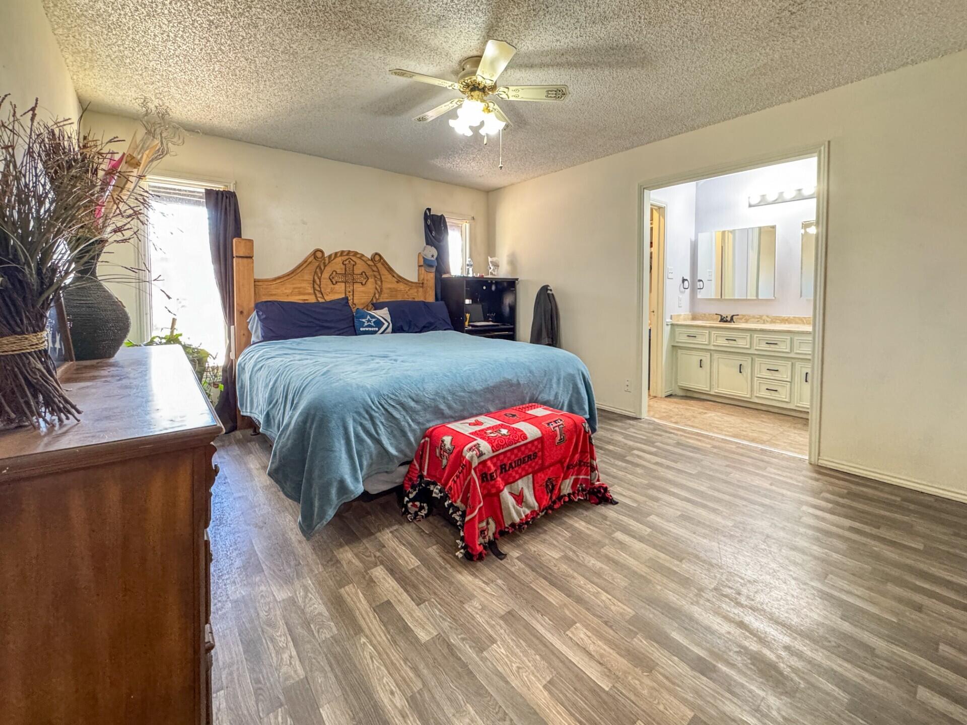 2703 78th Street Property Photo 11