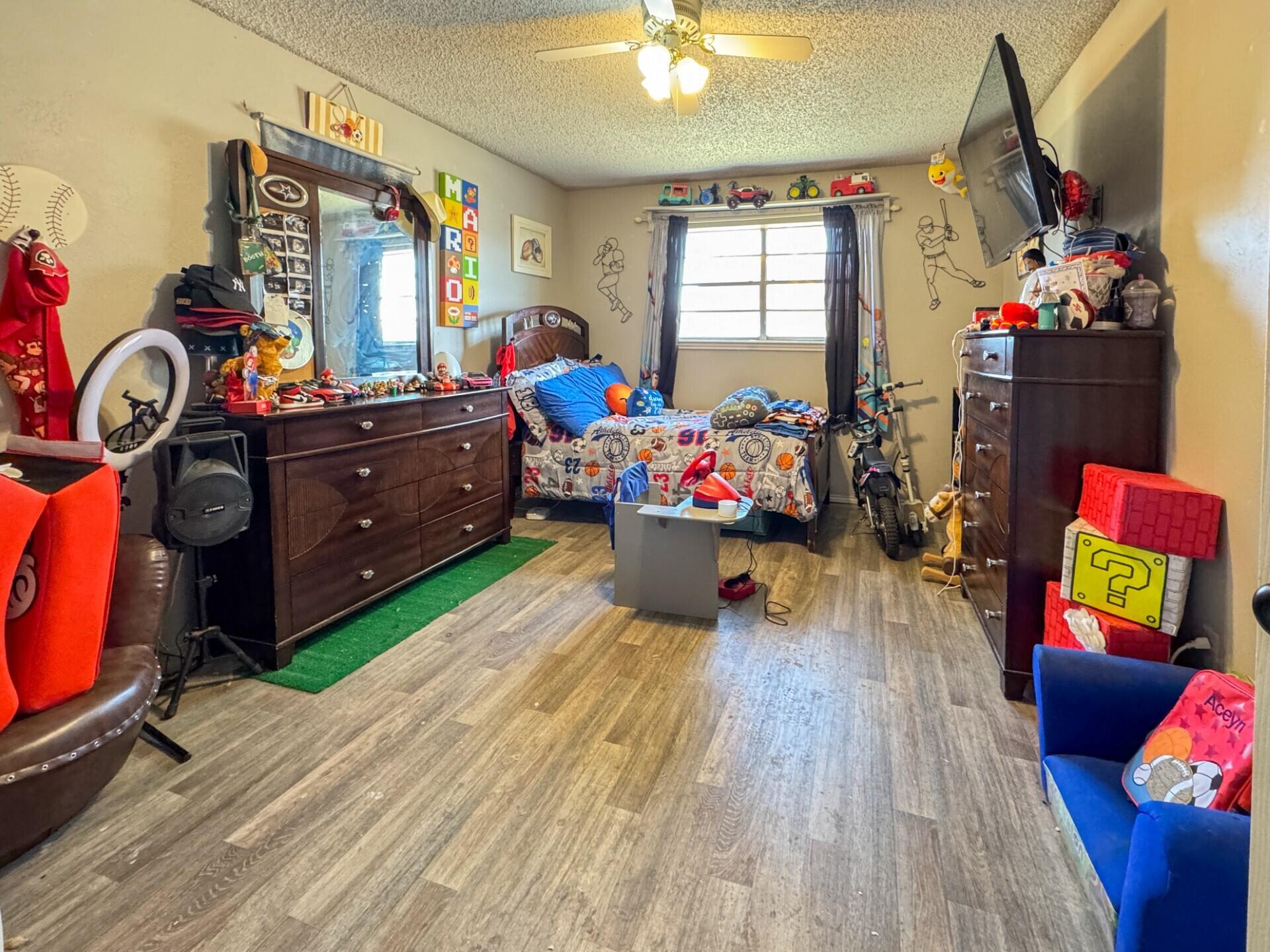 2703 78th Street Property Photo 16