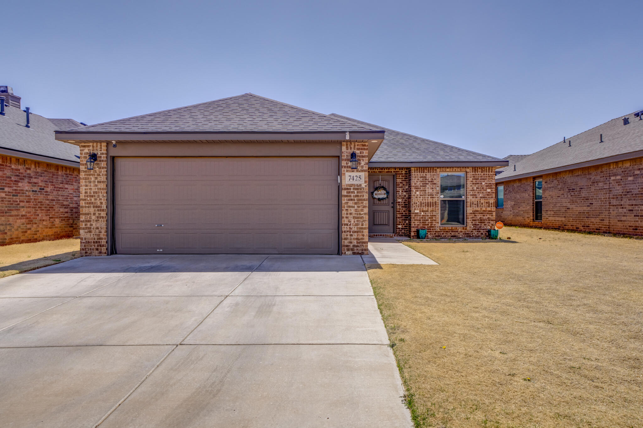 7425 102nd Street Property Photo 1