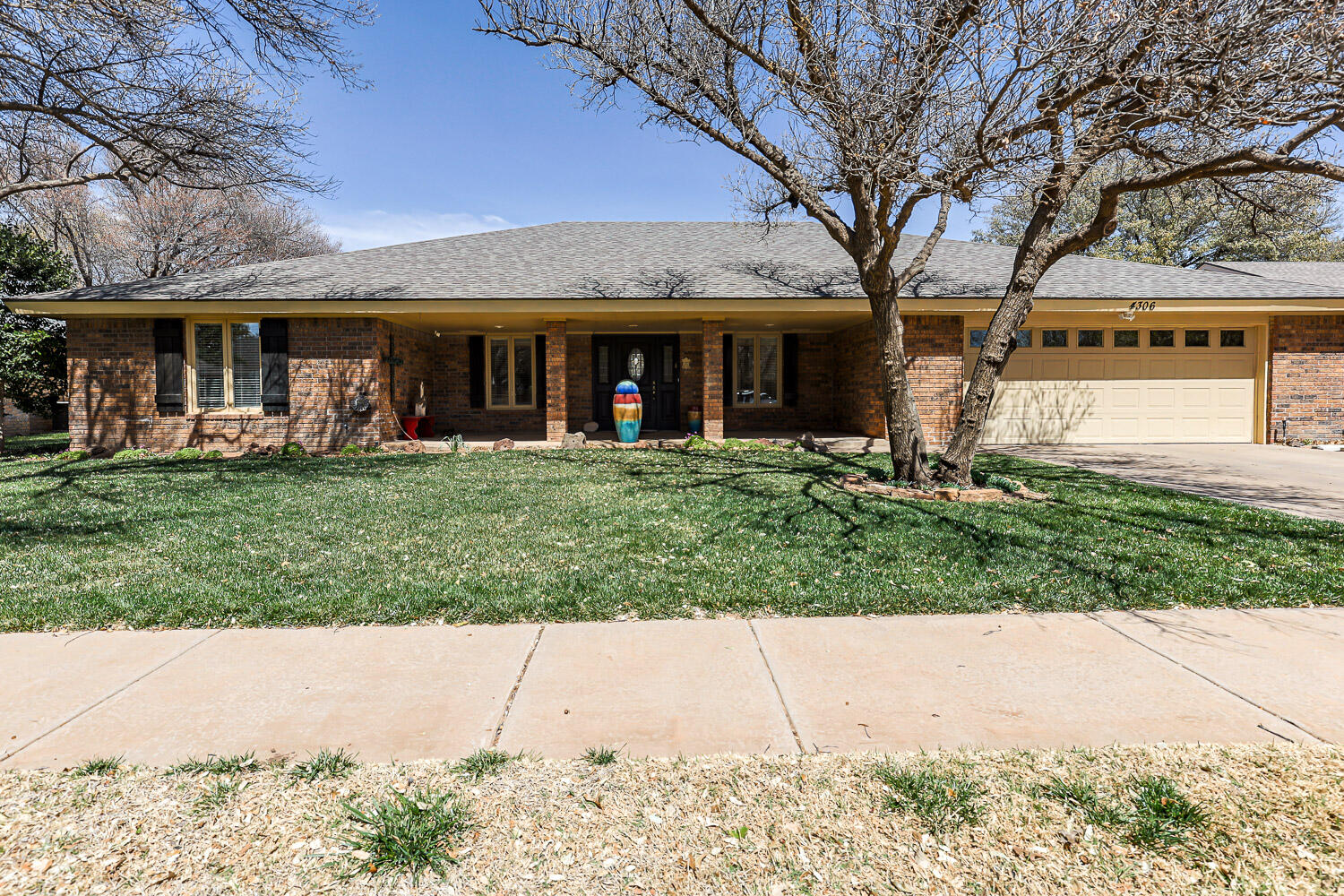 4306 92nd Street Property Photo 1