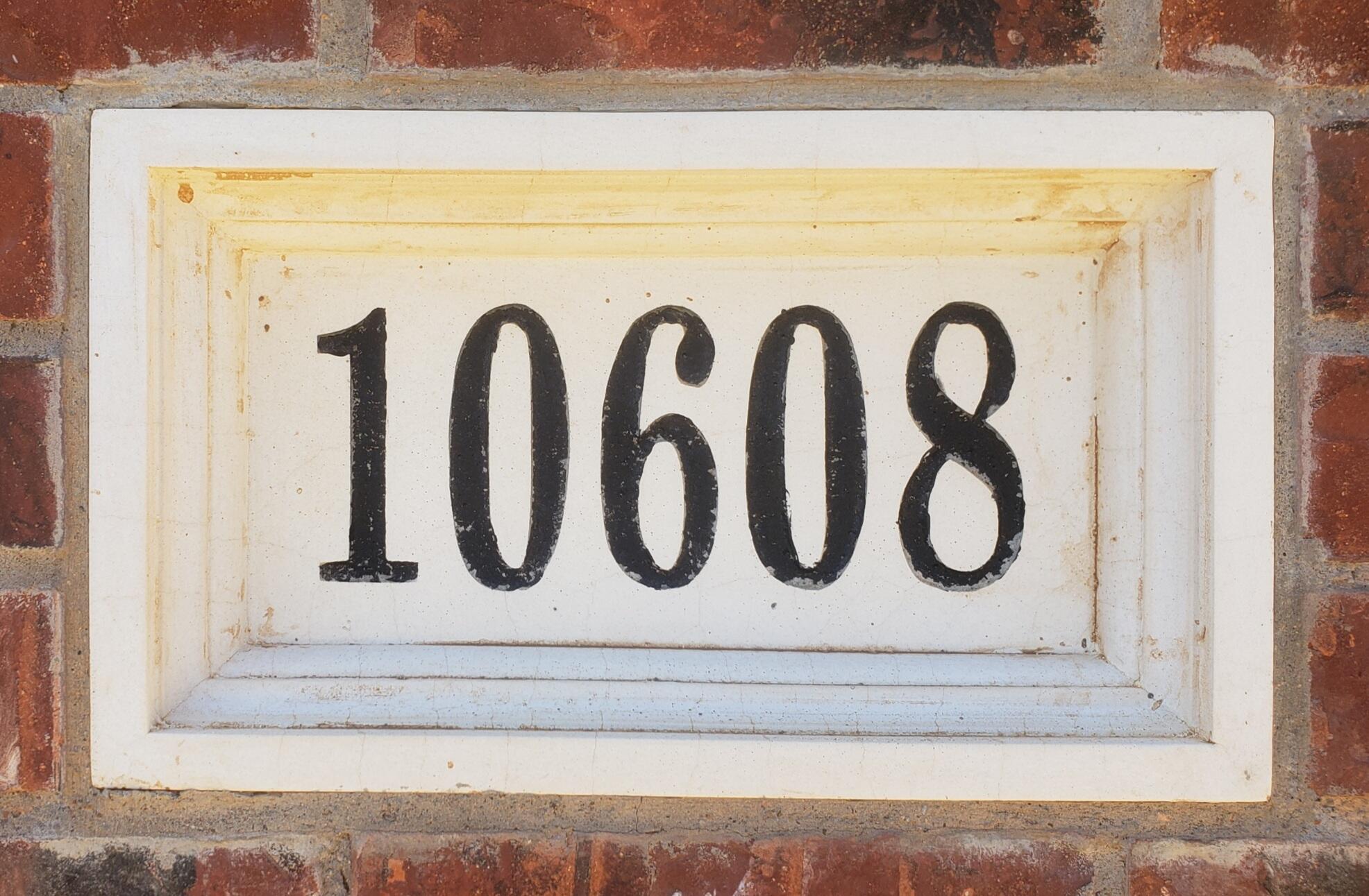 10608 York Avenue Property Photo 4